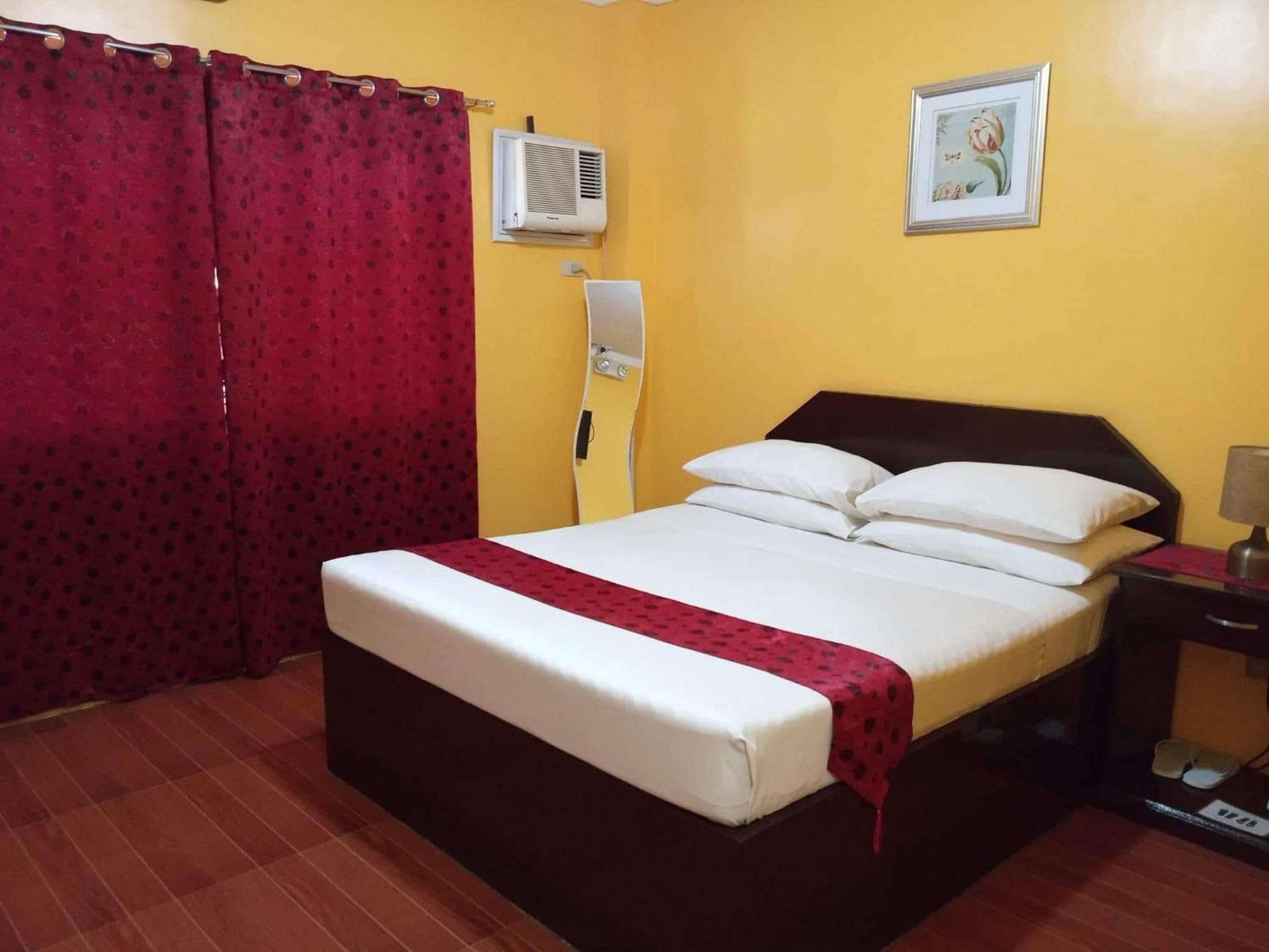 Standard Queen Room photo 3