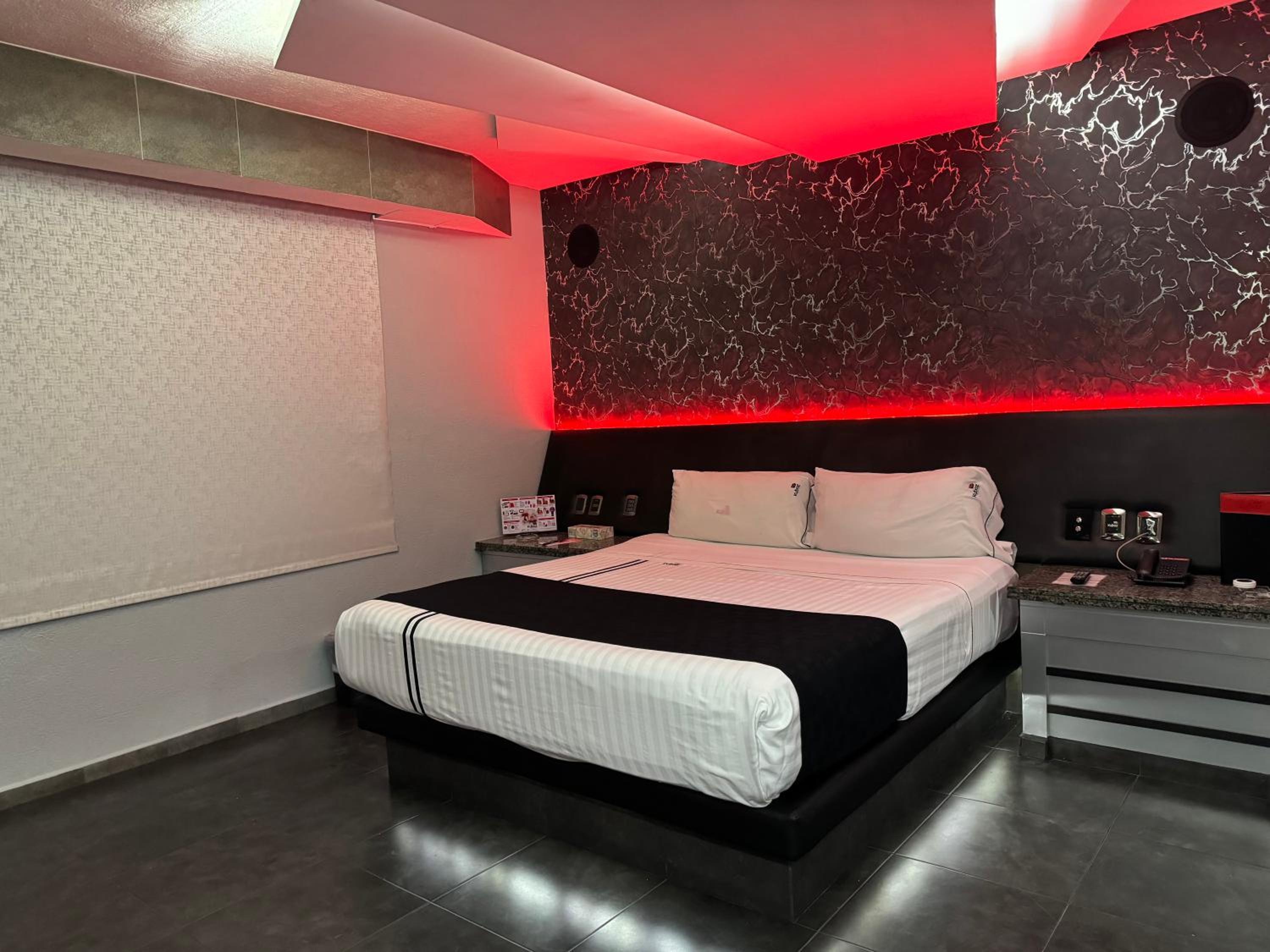 Deluxe Room - Photo 1