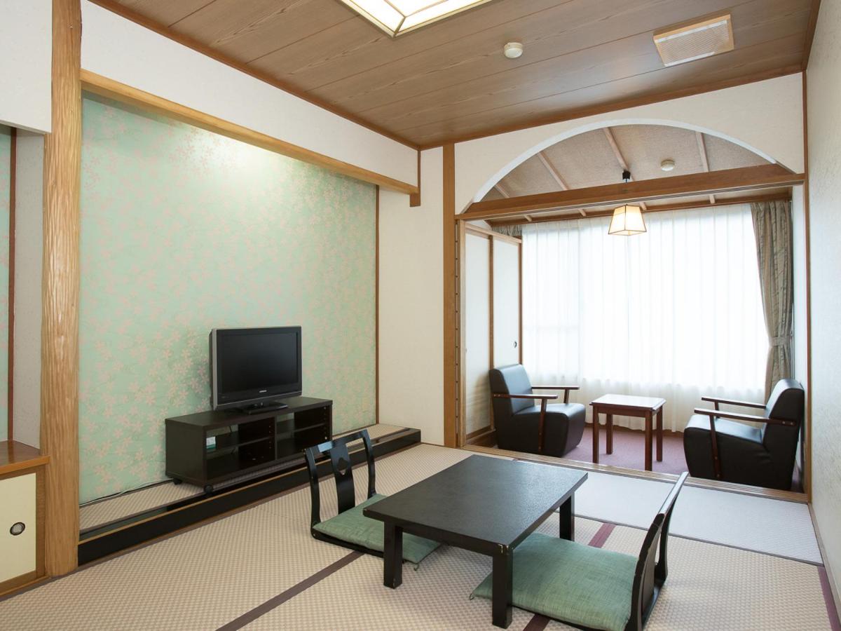 Japanese-Style Room