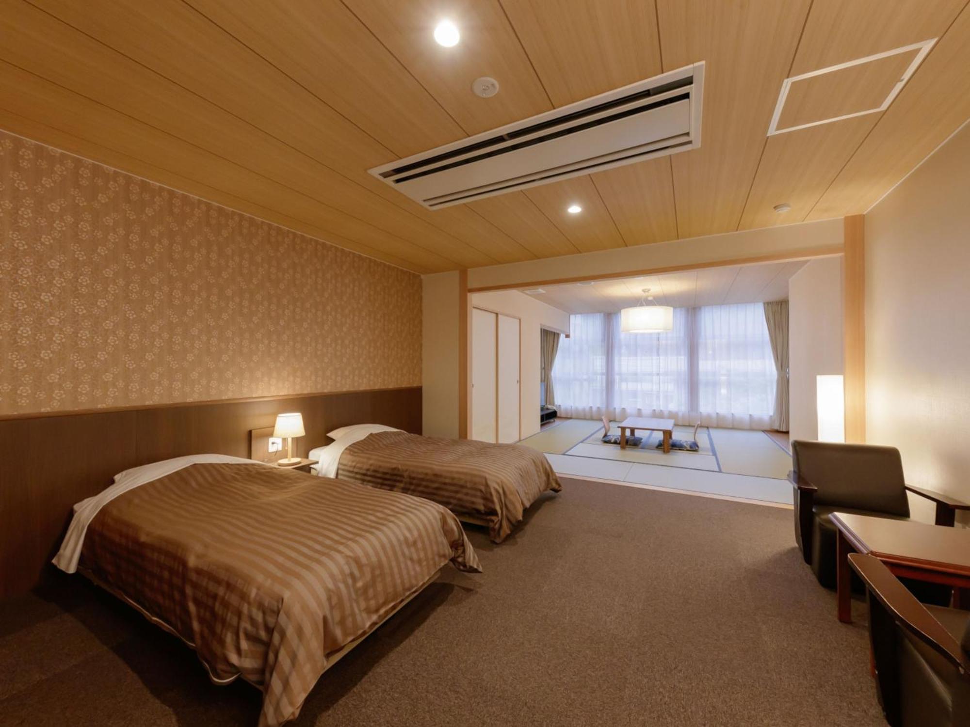 Superior Twin Room with Tatami Area and Toilet - Non-Smoking
