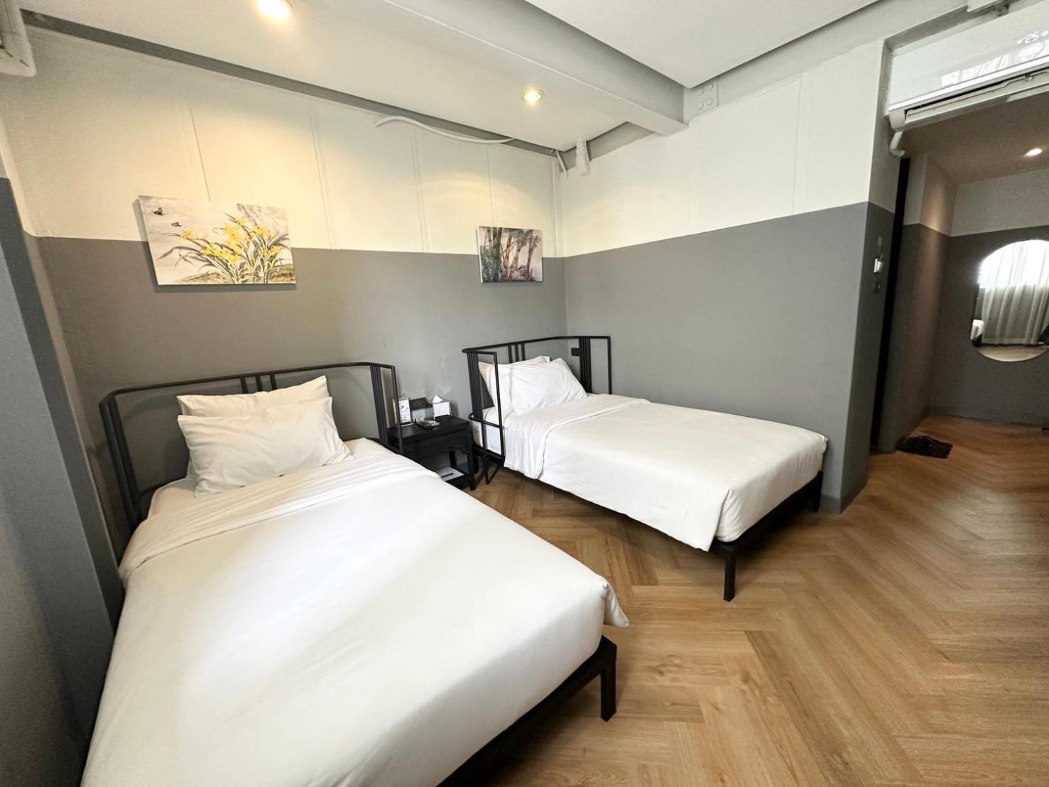 Twin Room with Private Bathroom photo 1