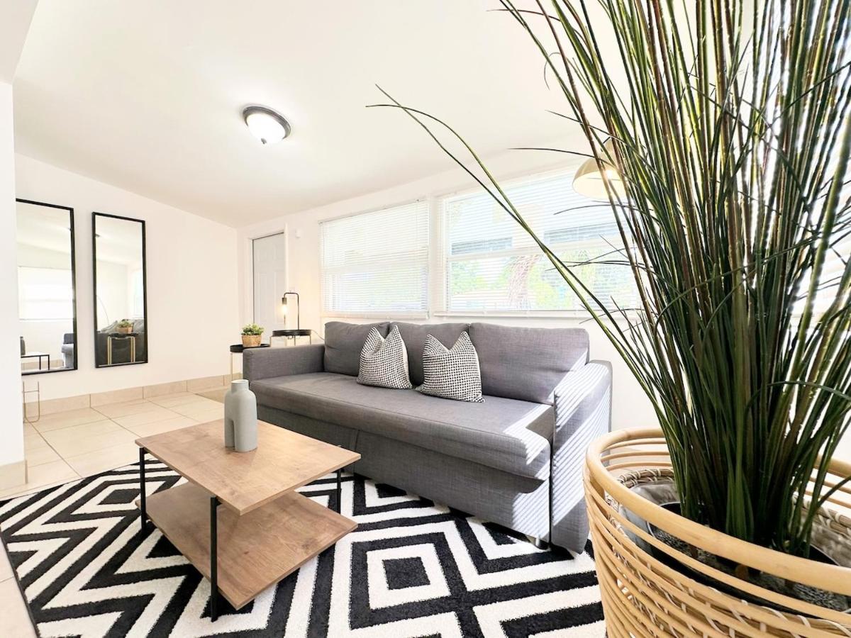 Family Room photo 3