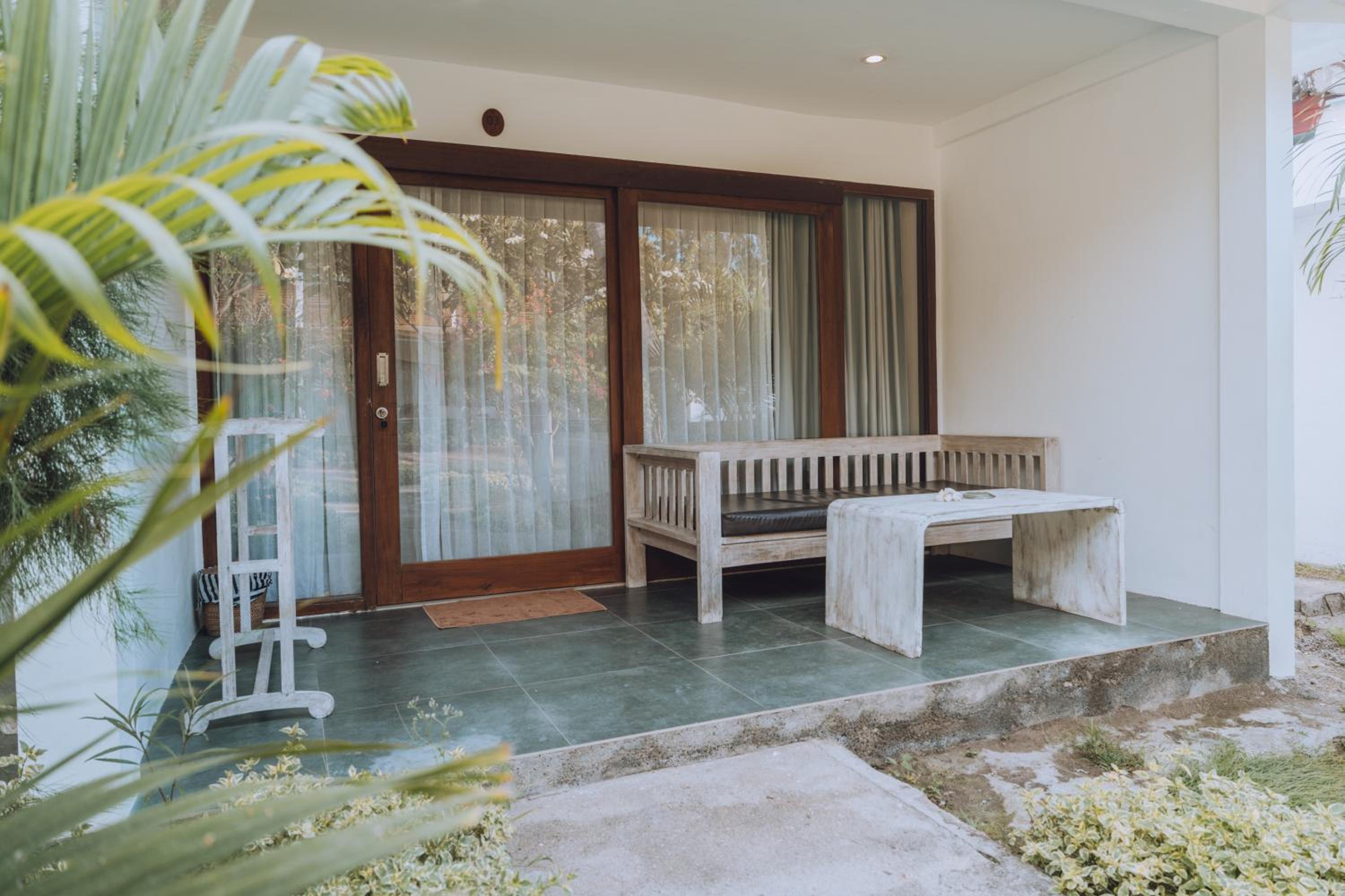 Deluxe Double Bungalow with Pool View - Photo 14