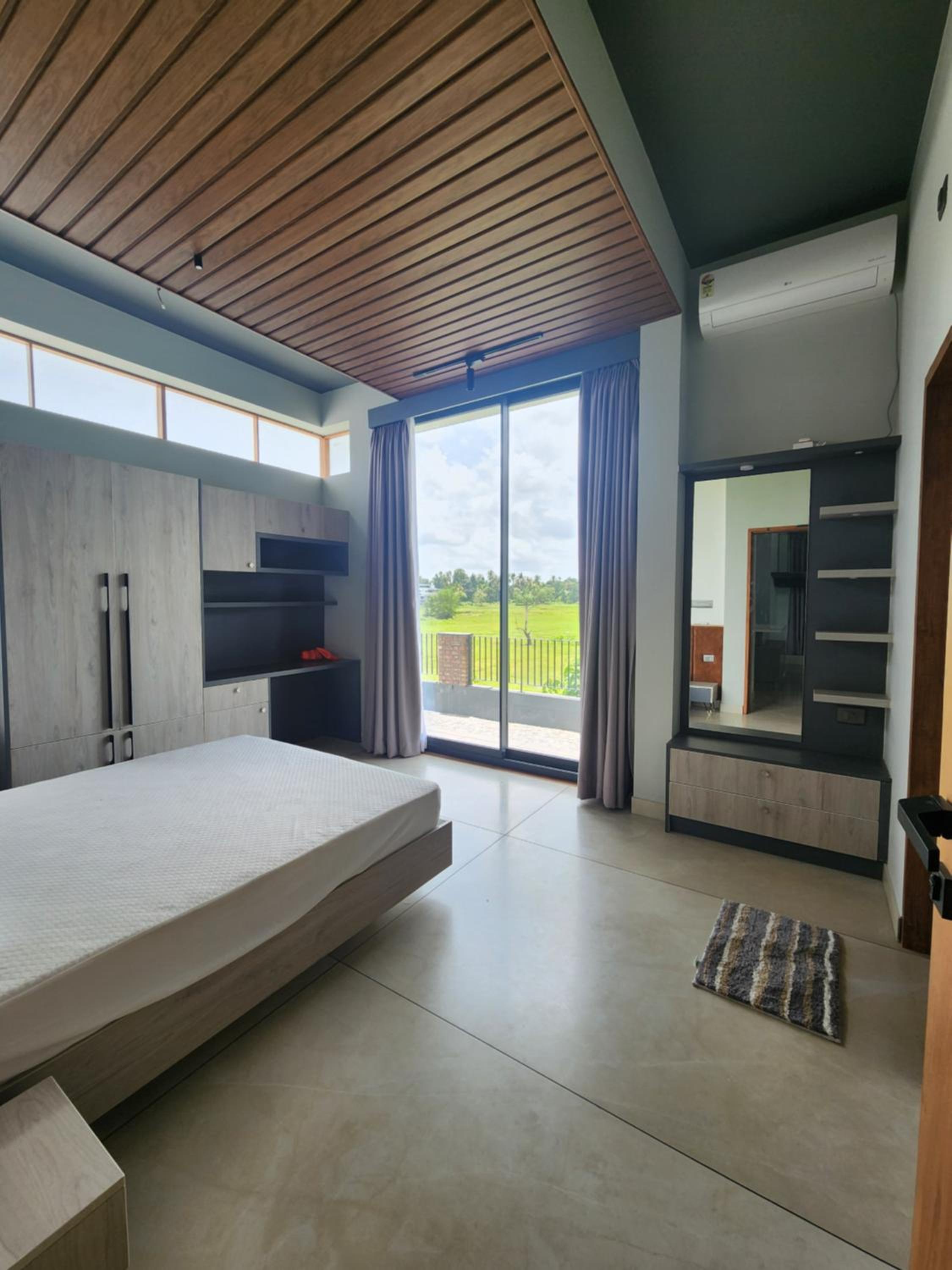 Three-Bedroom House photo 1