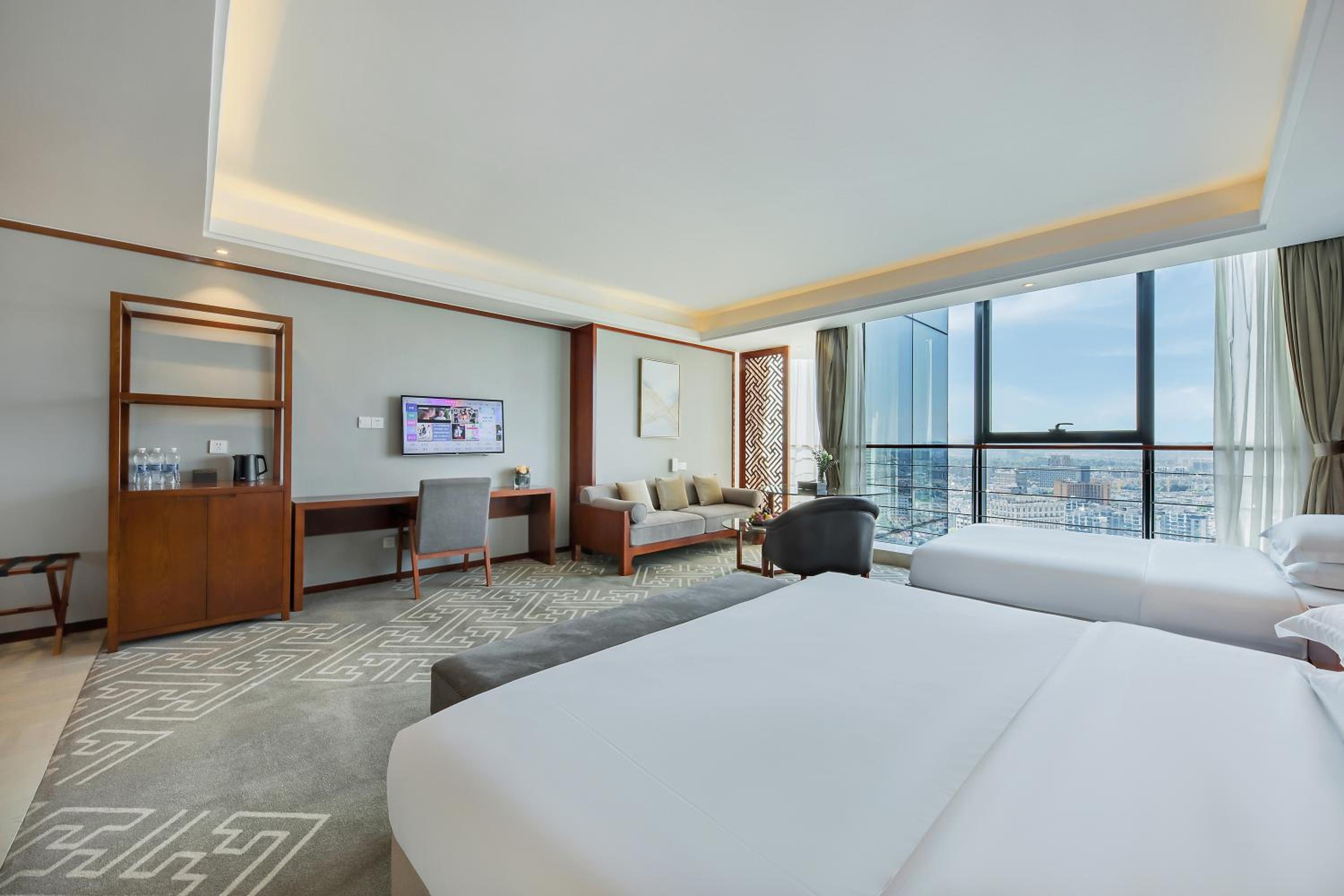 Family Double, Guest room, 2 Double, City View photo 3