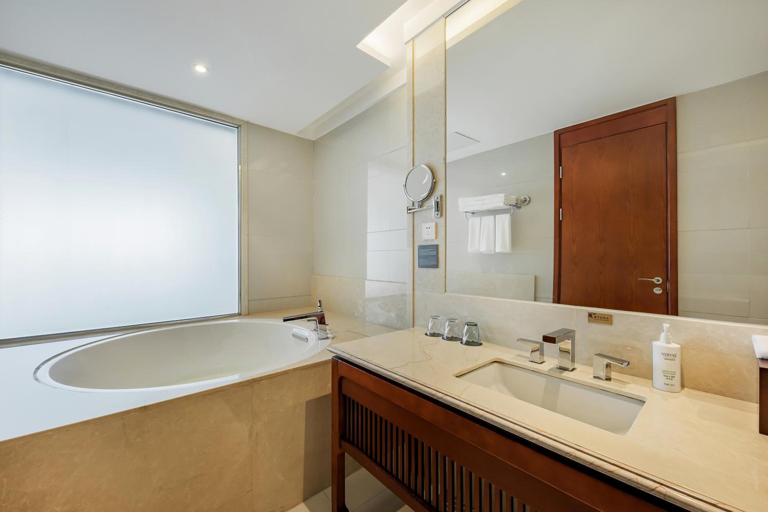 Family Double, Guest room, 2 Double, City View photo 2