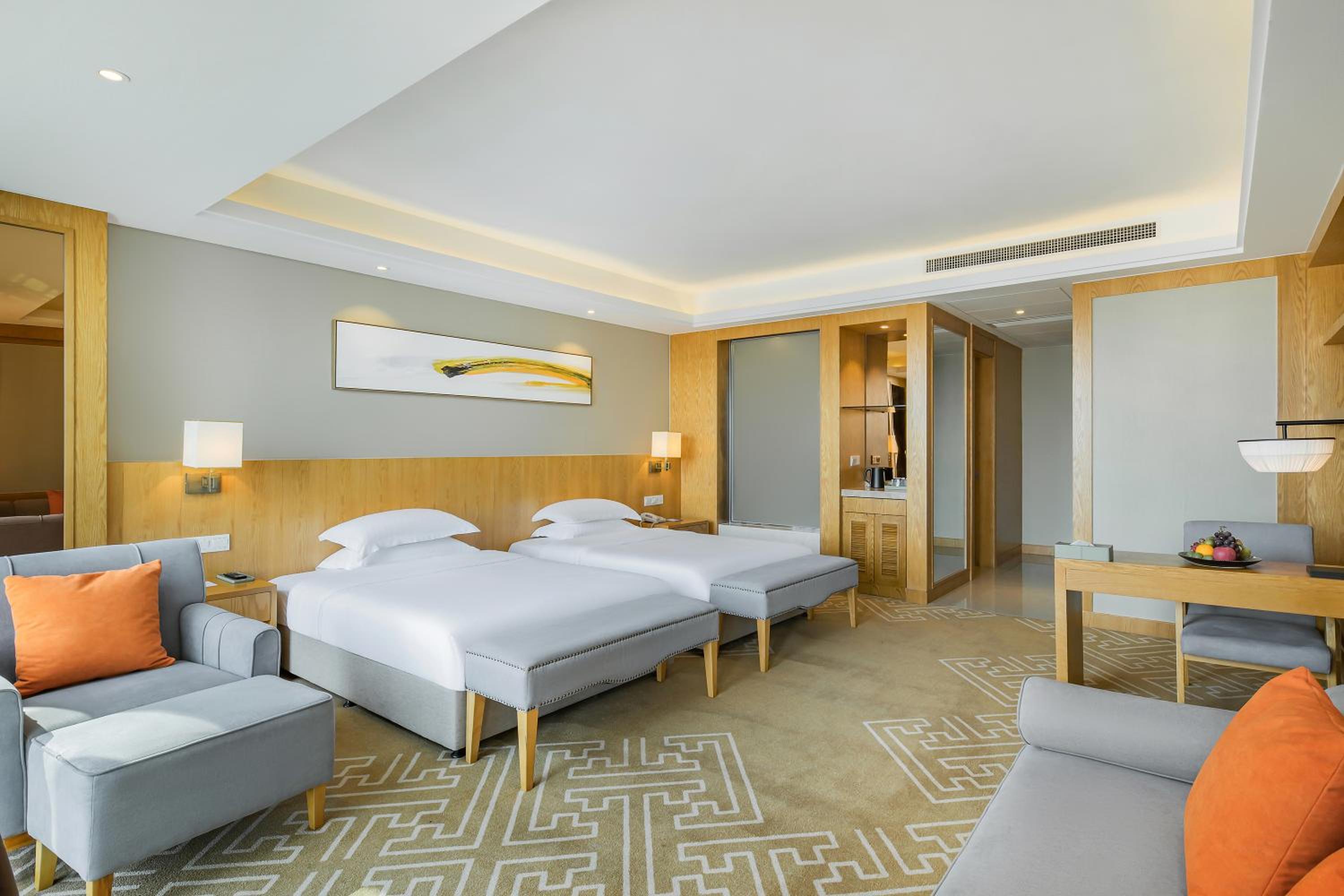 Grand Full View Double, Guest room, 2 Double, City View photo 2