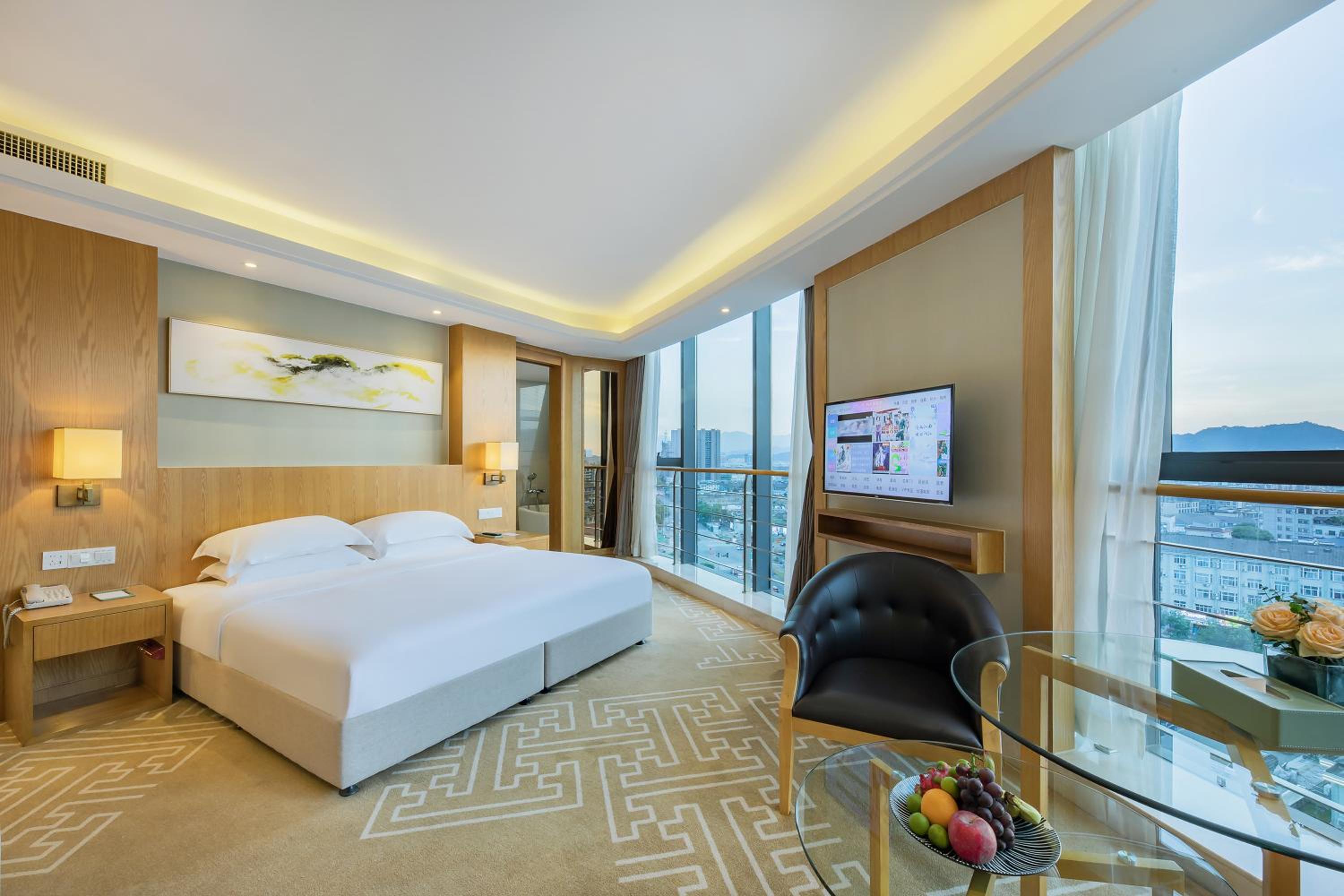 Grand Full View King, Guest room, 1 King, City View photo 3