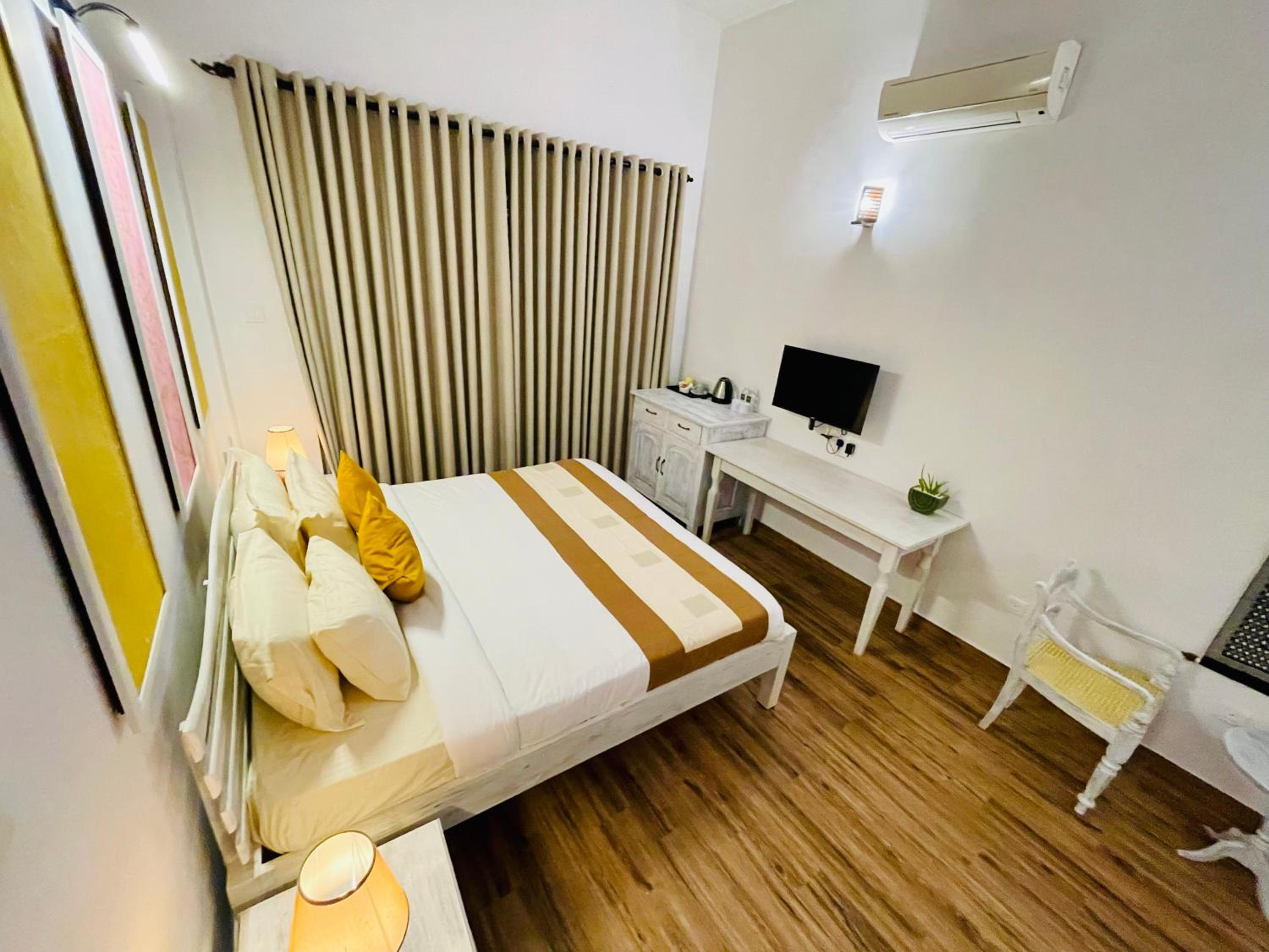 Deluxe Double Room with Balcony photo 1