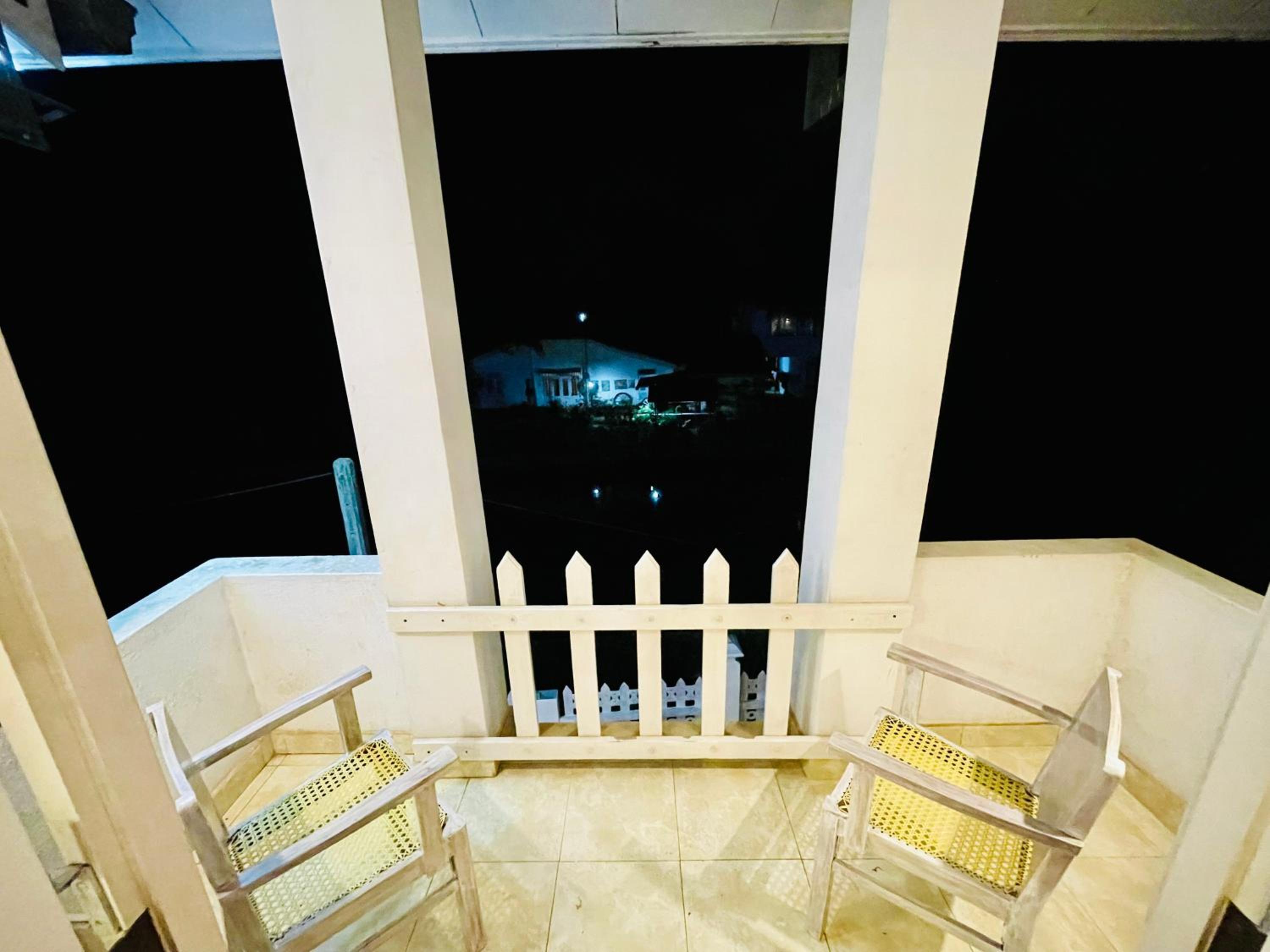 Deluxe Double Room with Balcony photo 3