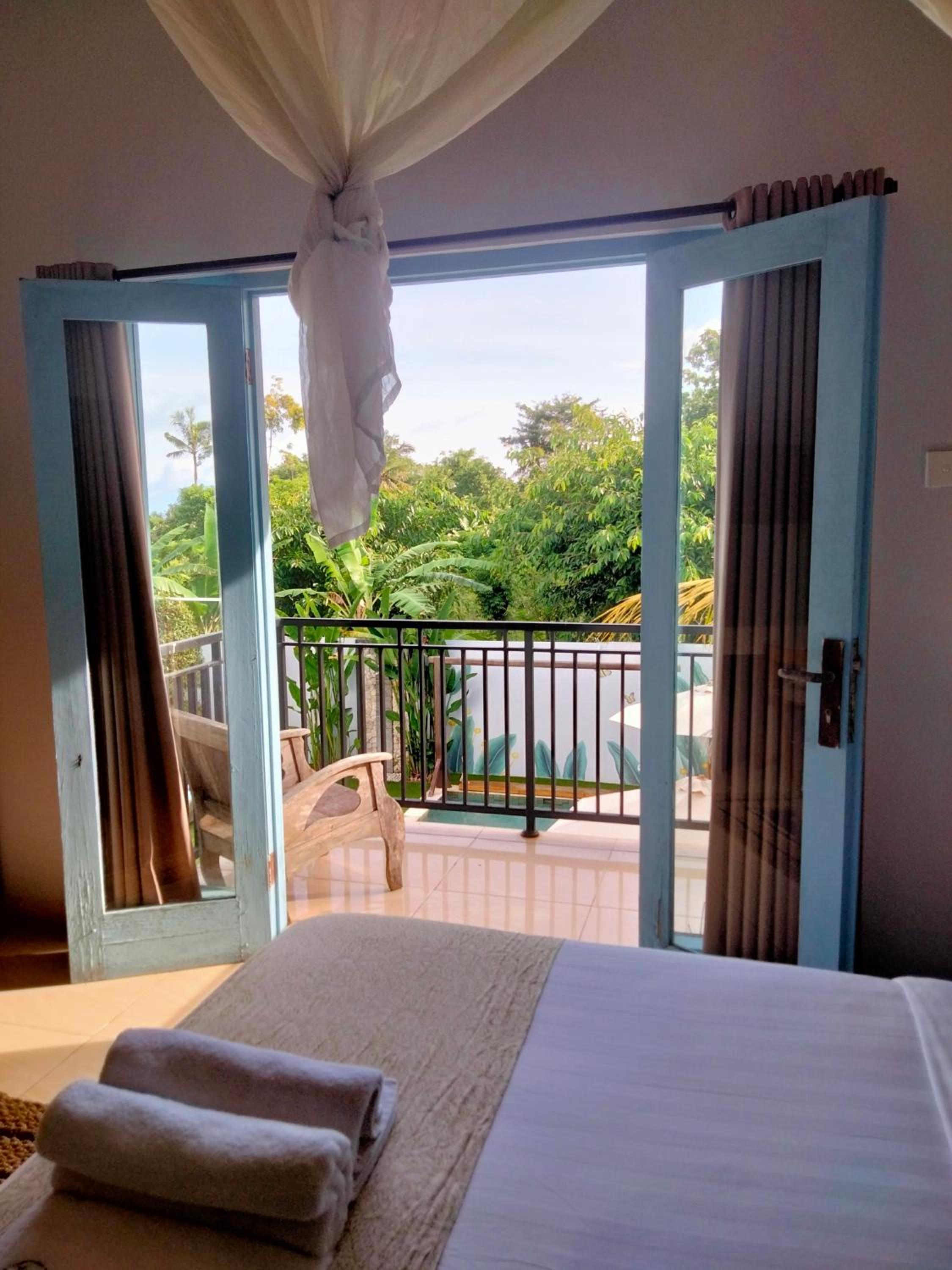 Deluxe Double Room with Balcony - Photo 7
