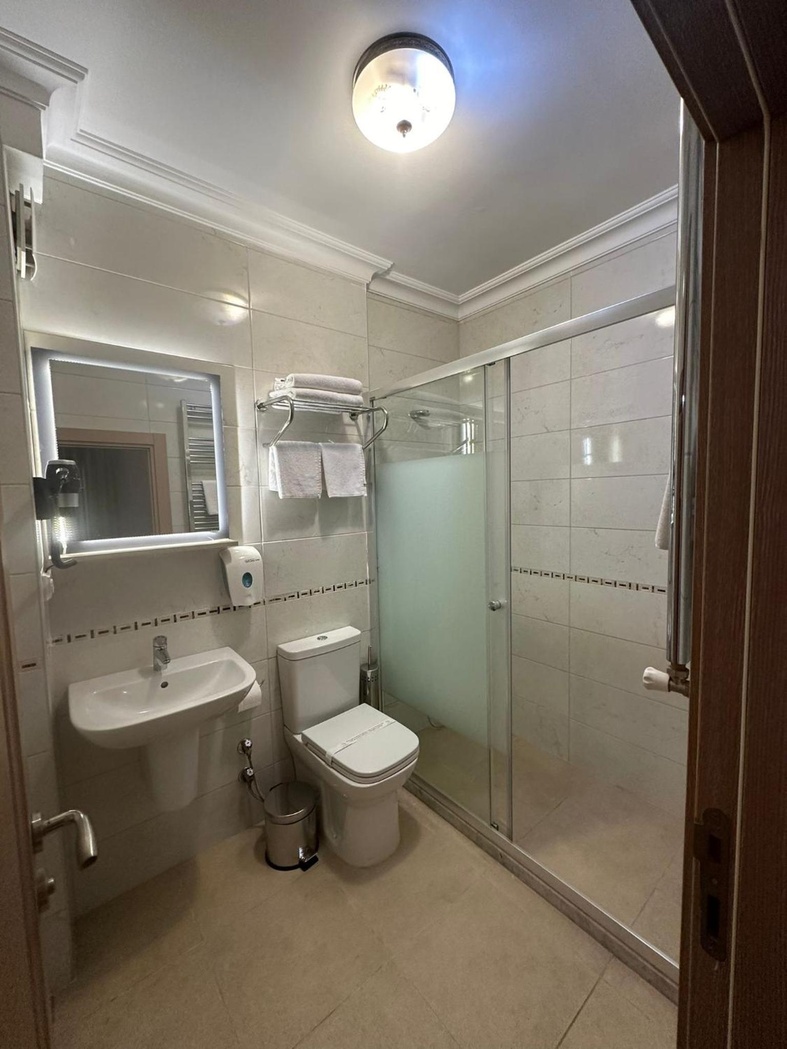 Standard Double Room photo 3