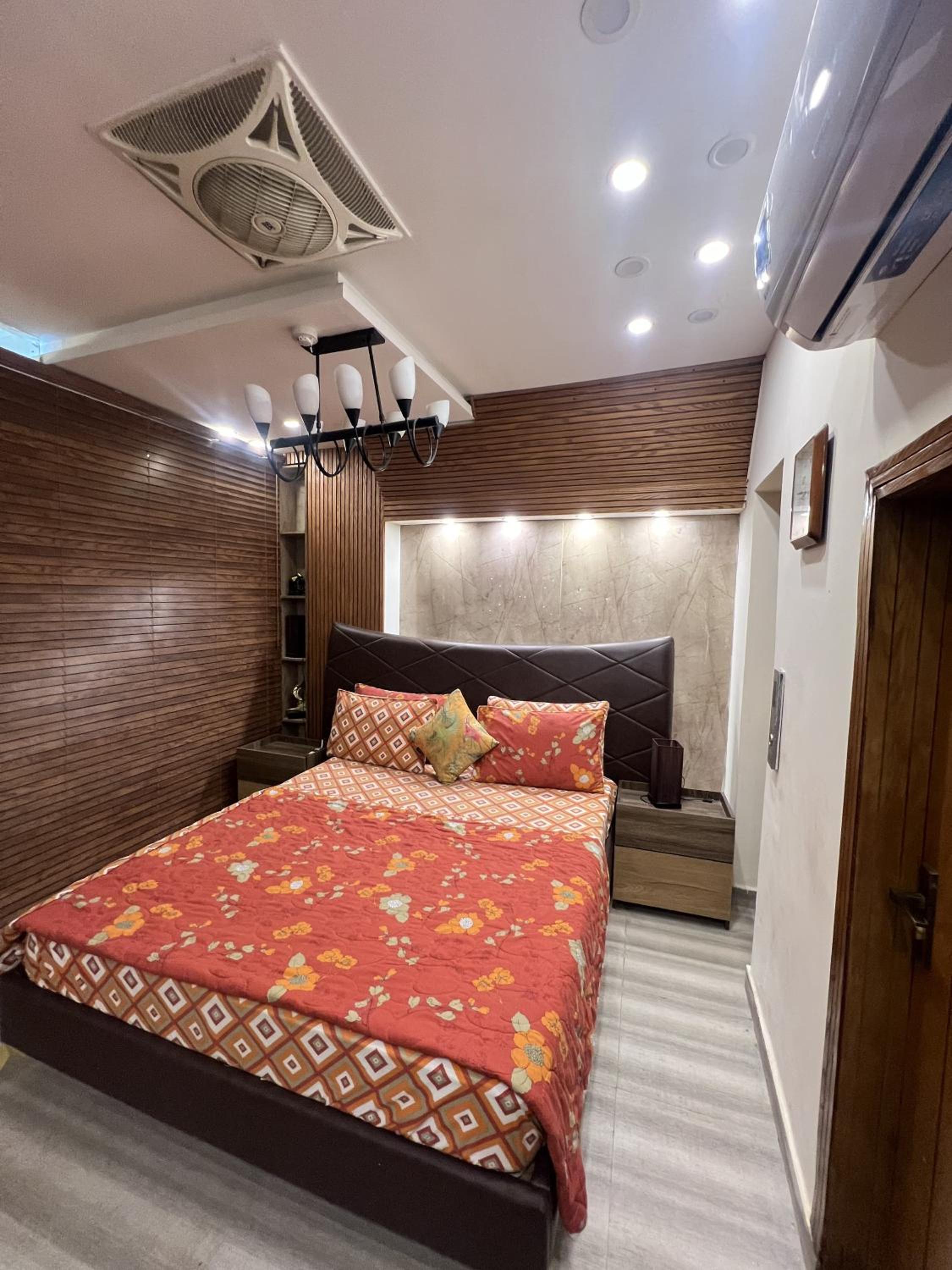 Studio Apartment with Queen Bed