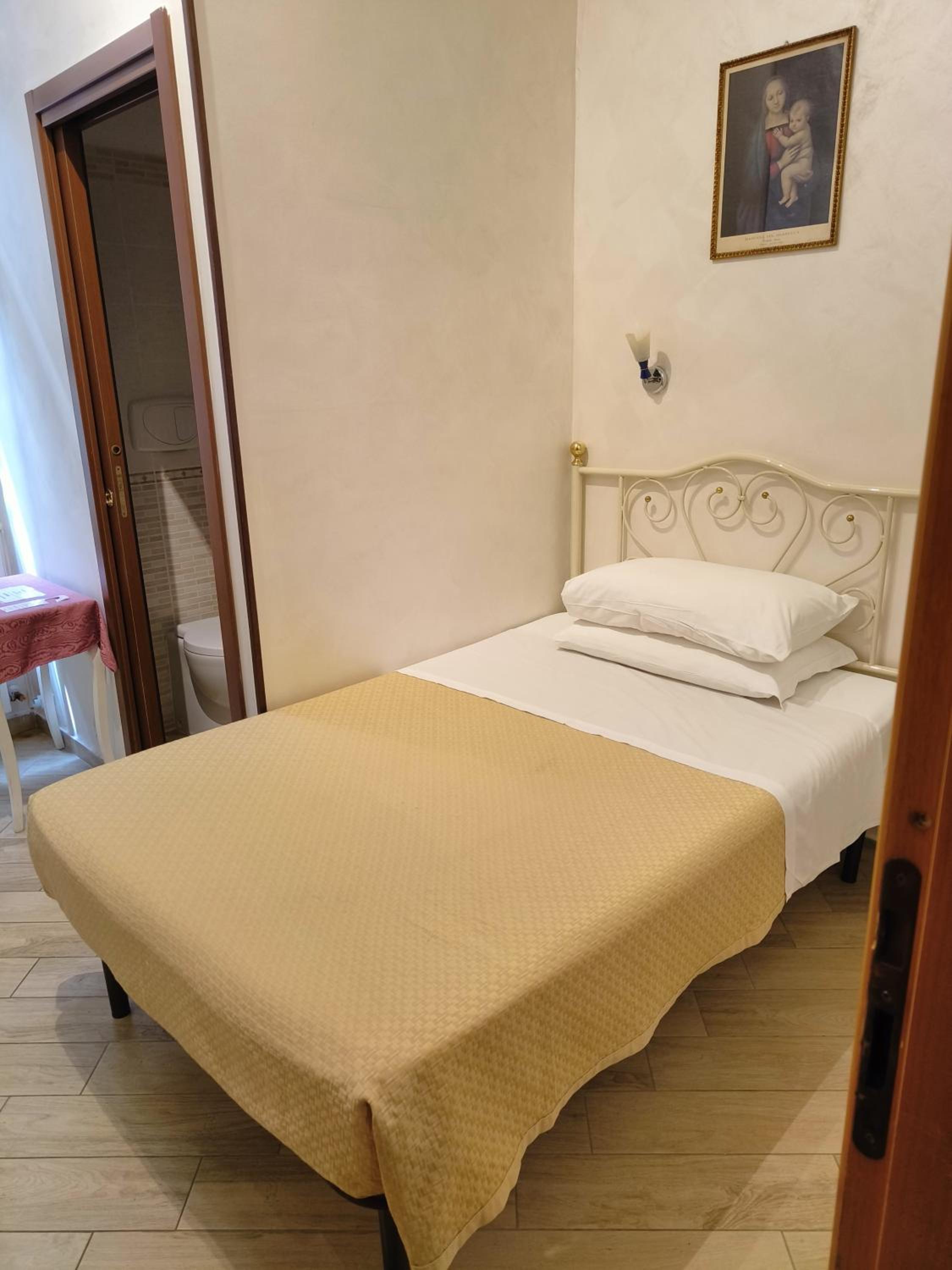 Economy Single Room photo 1