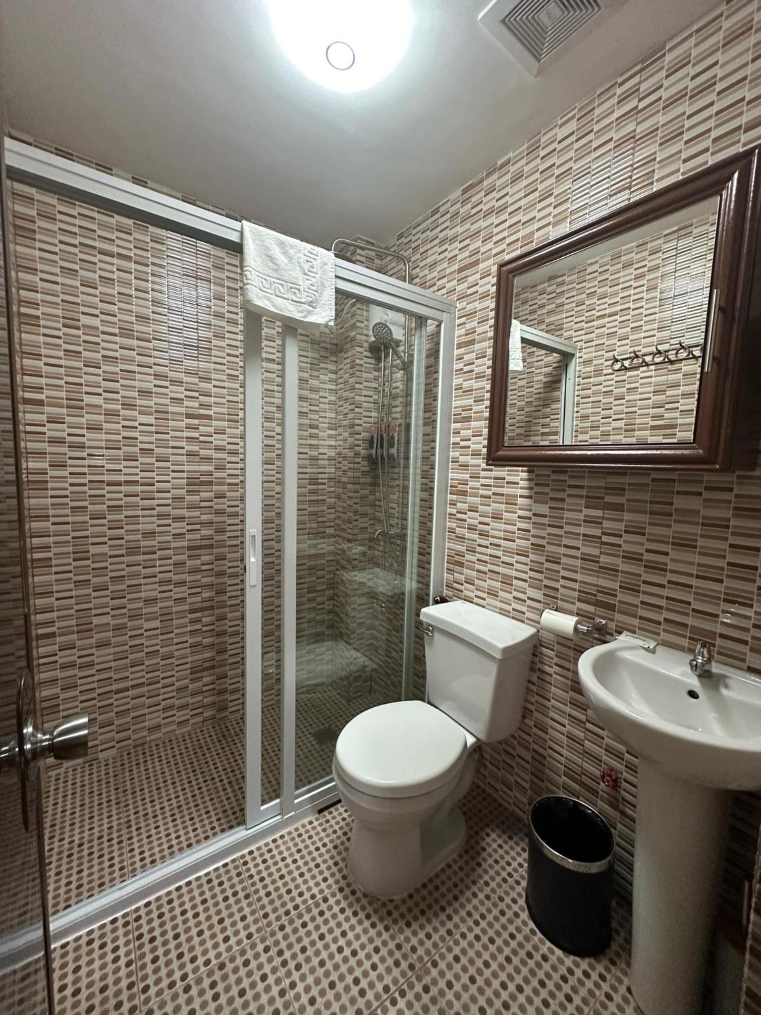 Deluxe Double Room (2 Adults + 1 Child) photo 3