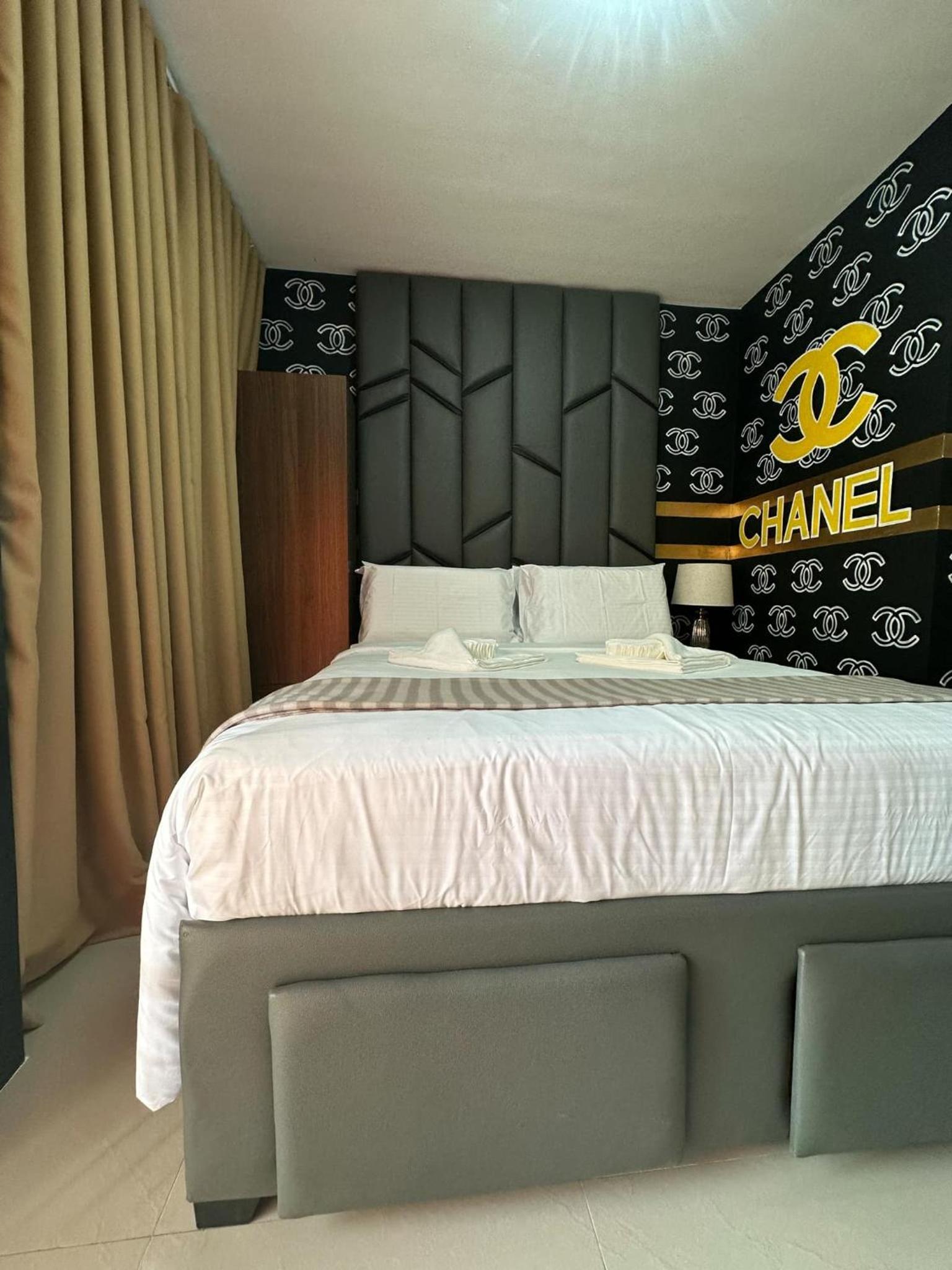 Deluxe Double Room (2 Adults + 1 Child)
