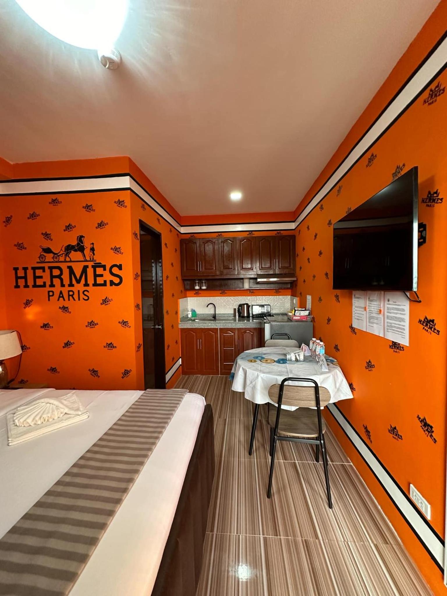 Deluxe Double Room (2 Adults + 1 Child) photo 2