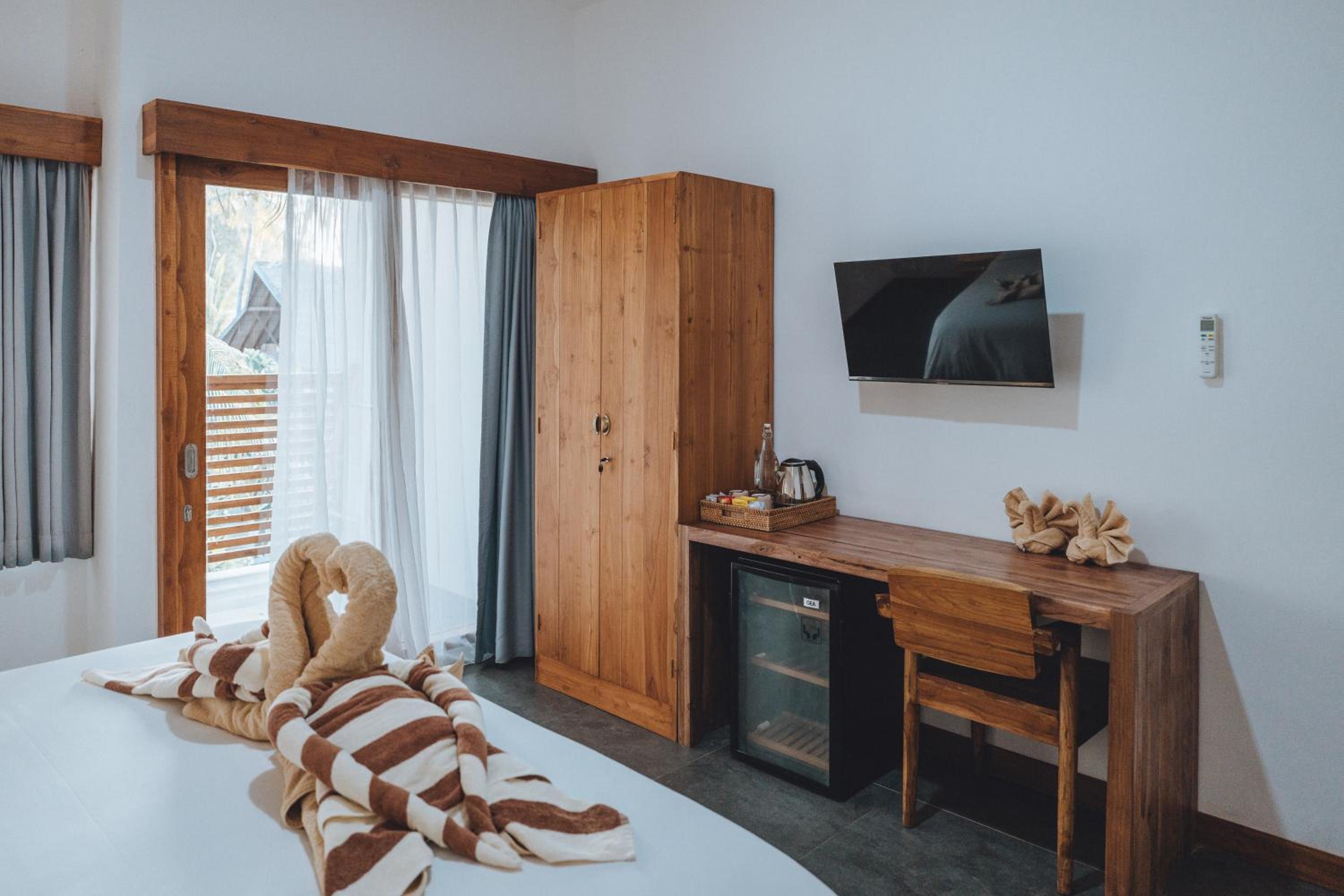 Deluxe Room - Photo 8