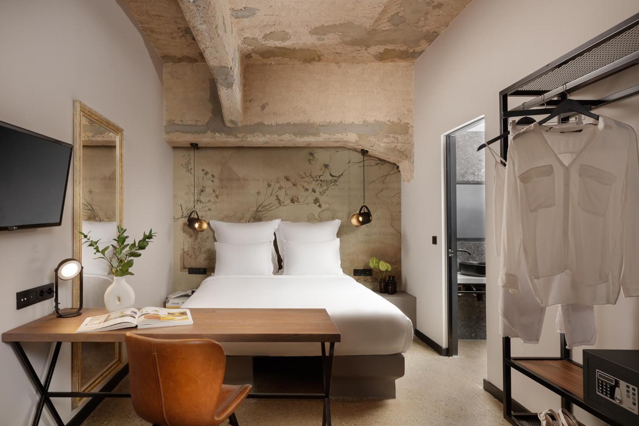 Atrium Deluxe Room