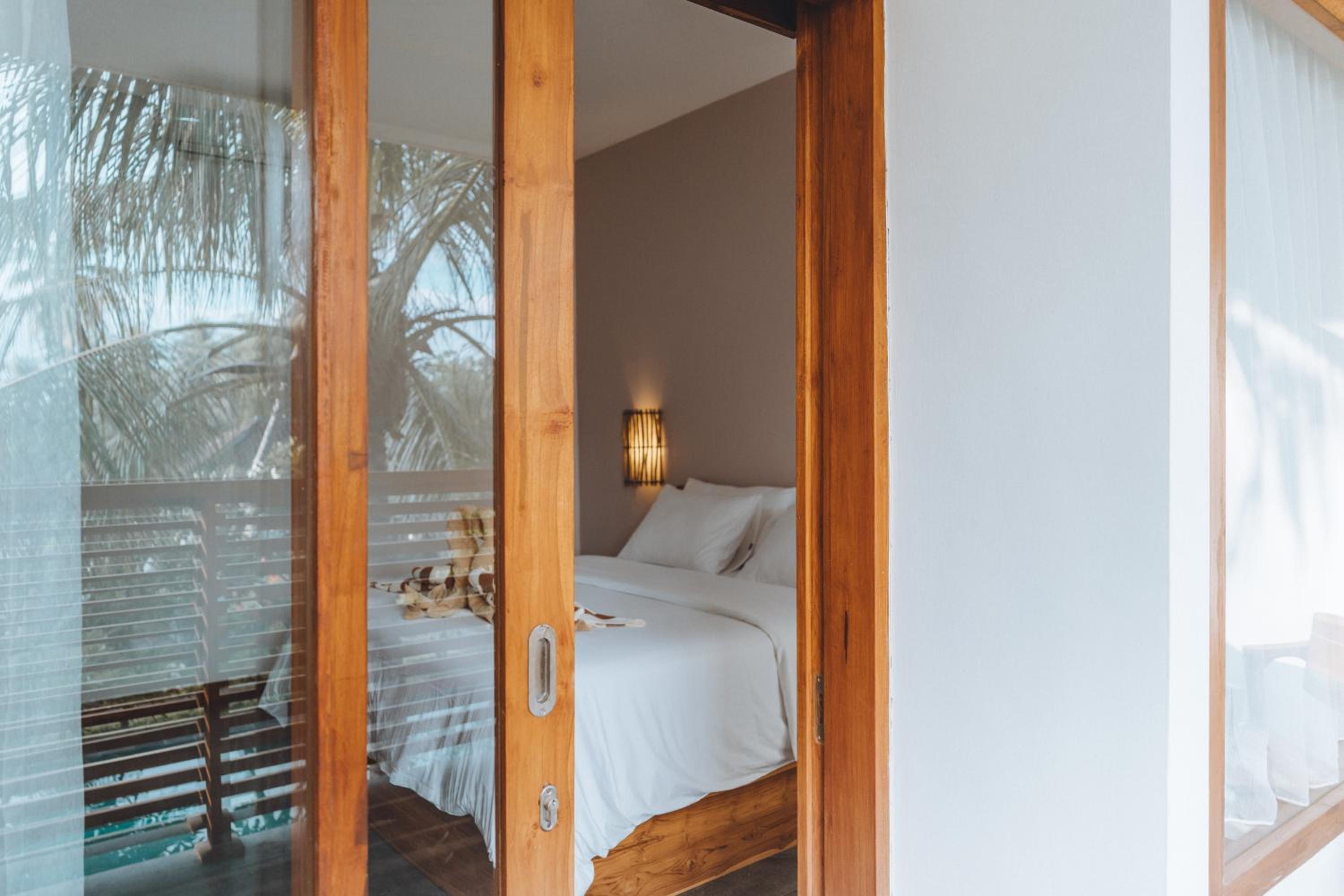 Deluxe Room - Photo 6