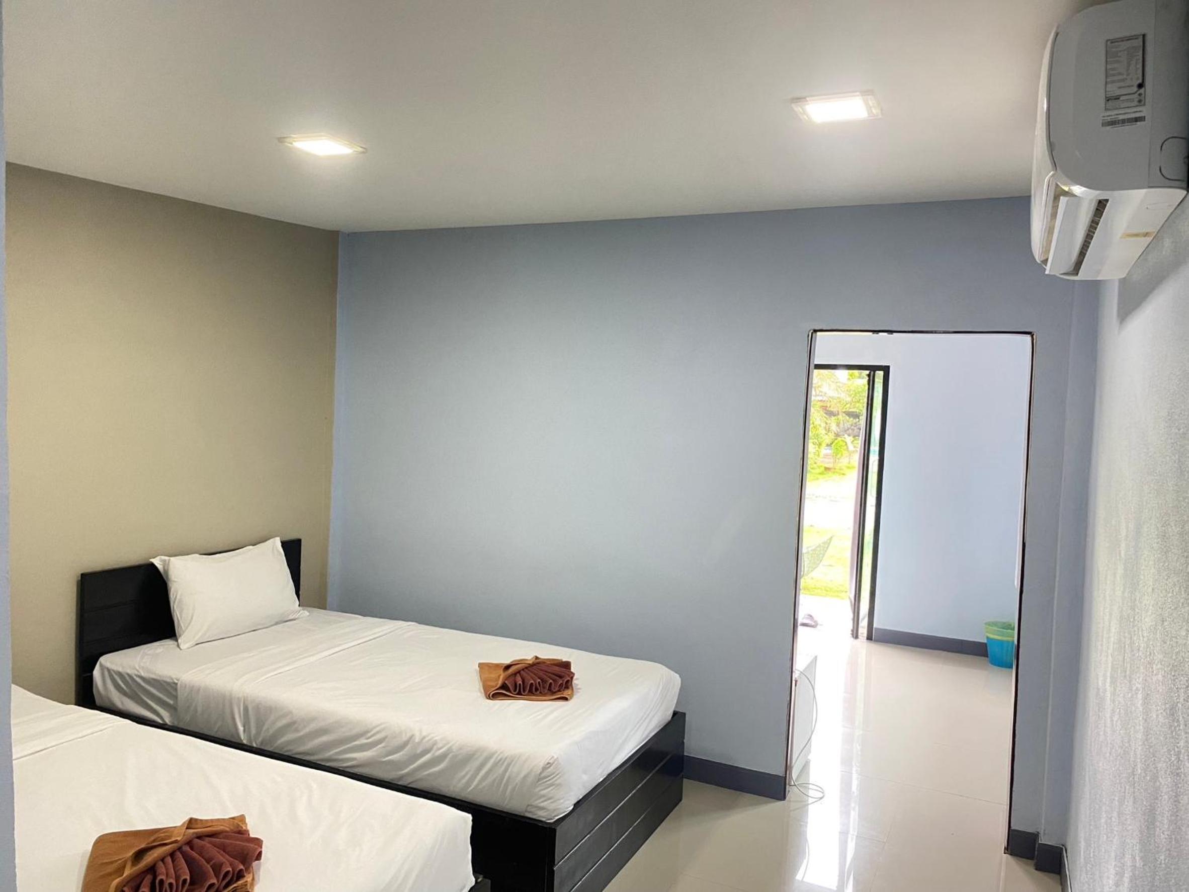 Triple Room with Bathroom photo 1