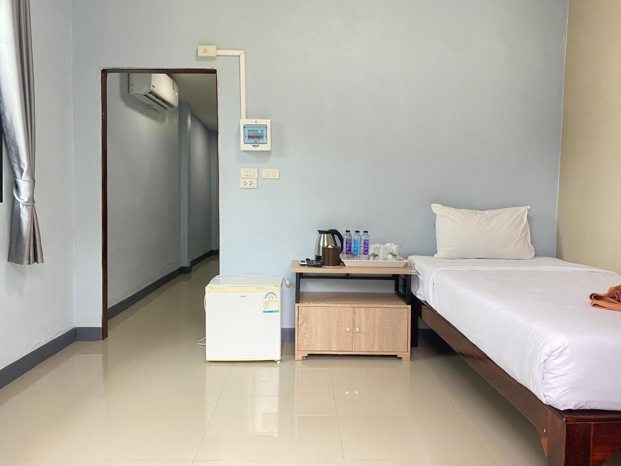 Triple Room with Bathroom photo 2