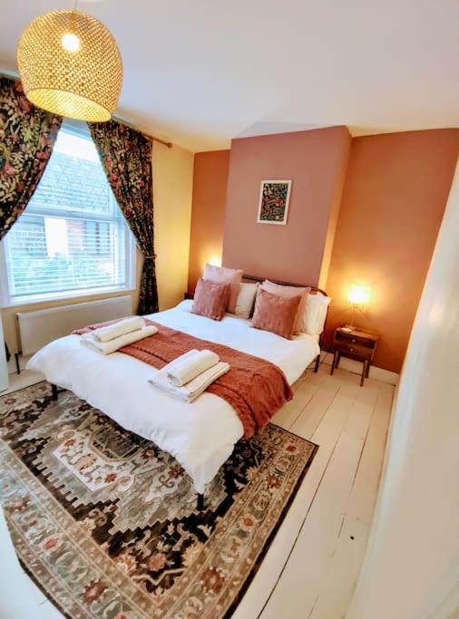 Four-Bedroom House photo 3