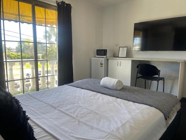 Queen Room with Balcony photo 3