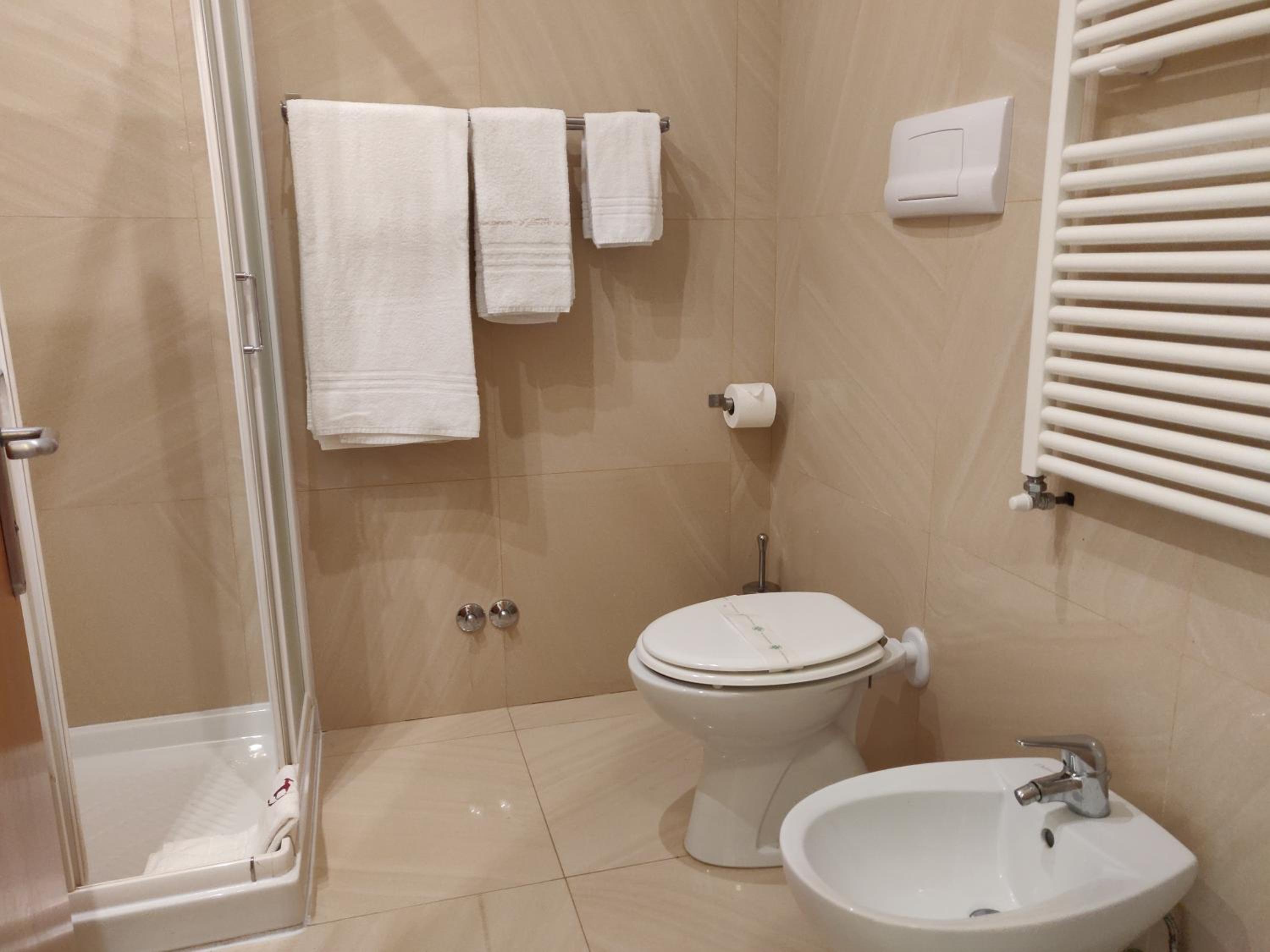 Twin Room with City View photo 3