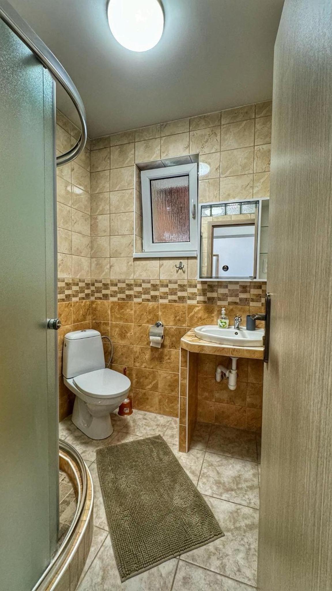 One-Bedroom Apartment - Photo 4