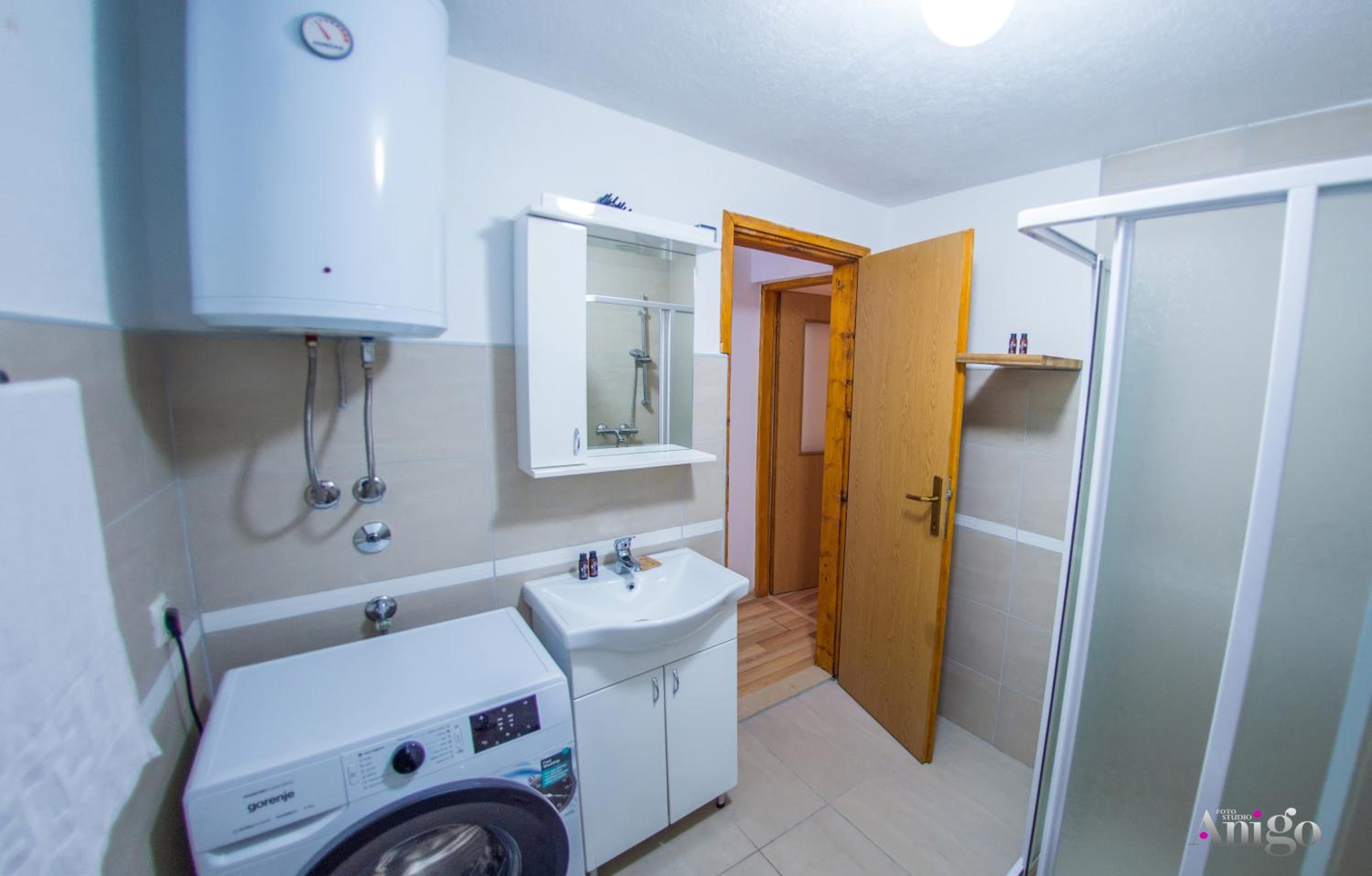 One-Bedroom Apartment photo 2