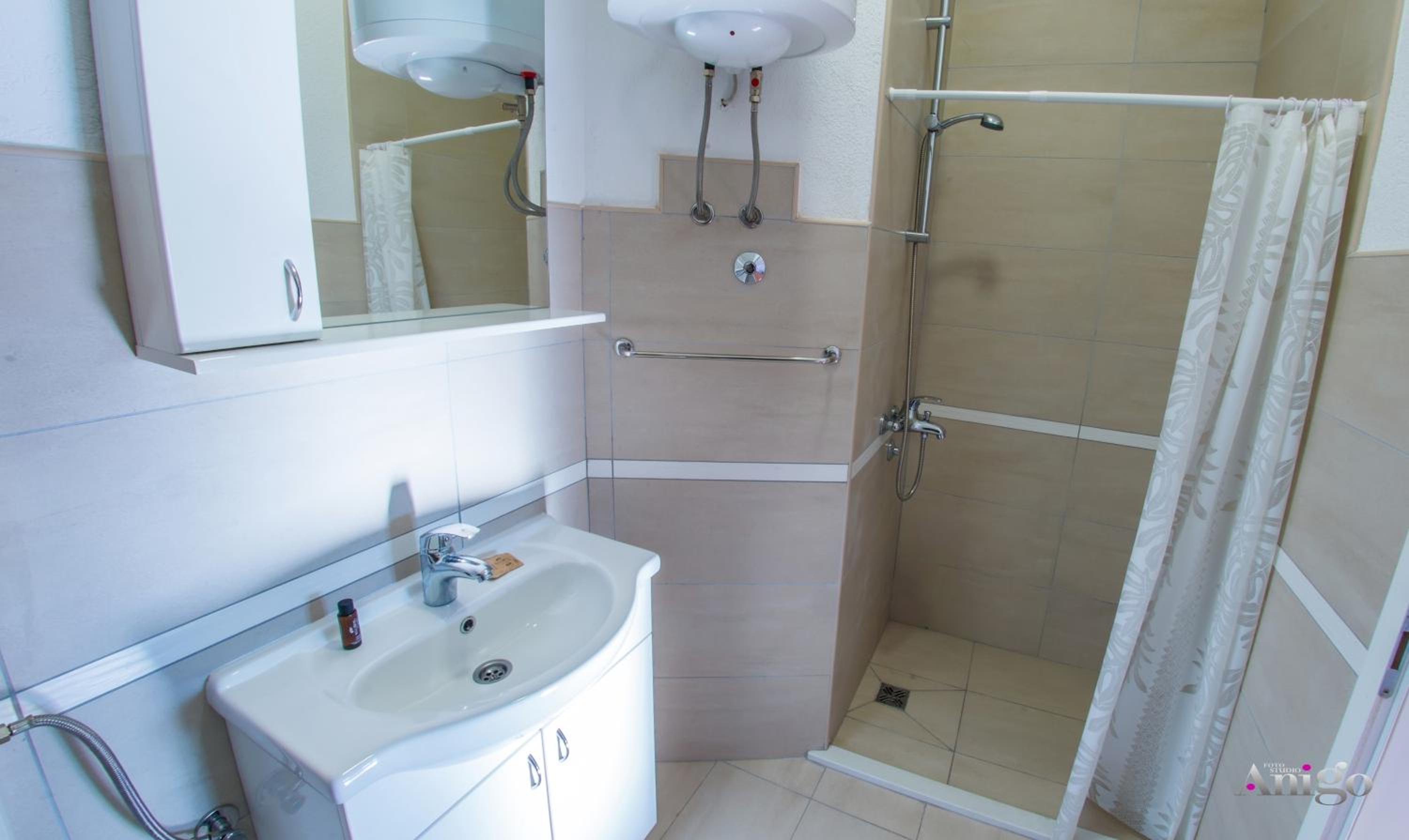 One-Bedroom Apartment photo 3