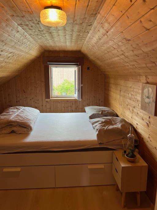 Three-Bedroom House photo 2
