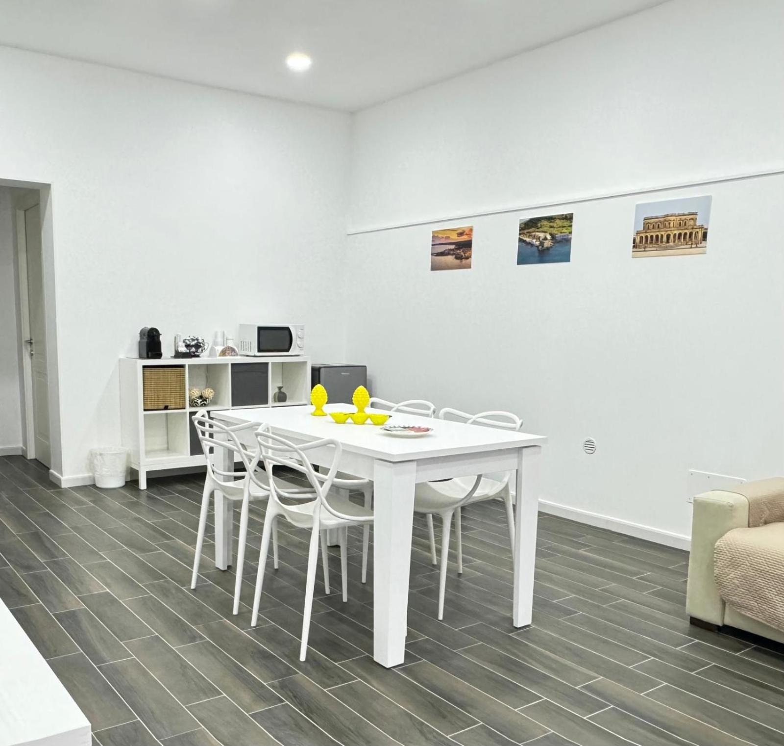One-Bedroom House photo 2