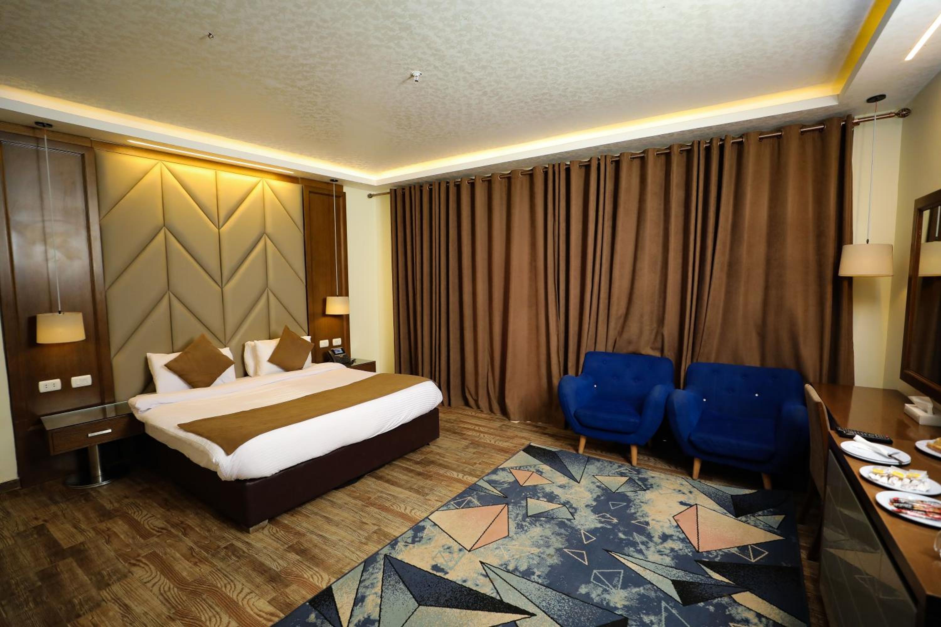 Junior Suite with Pool View photo 3