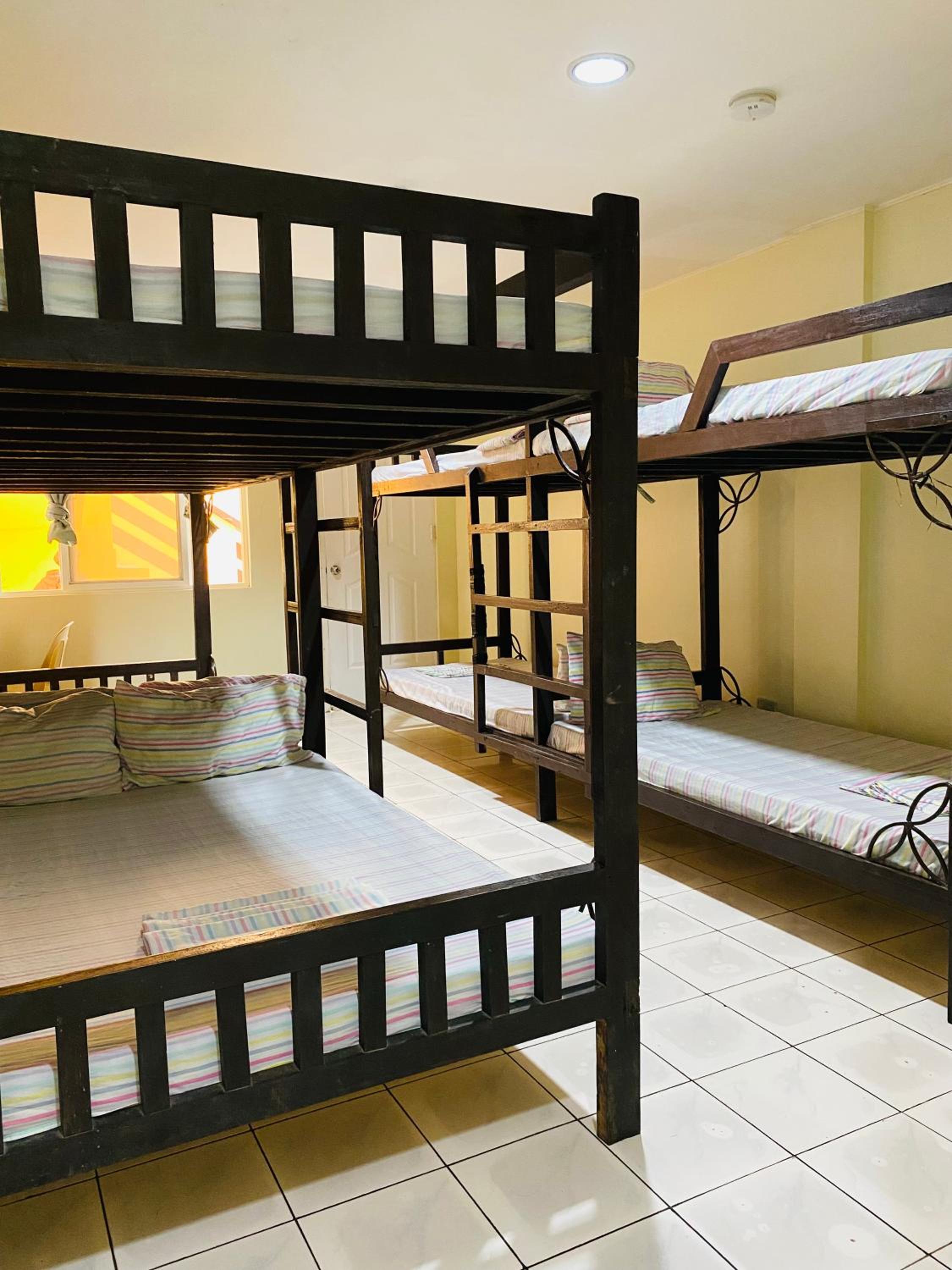 8-Bed Mixed Dormitory Room photo 1