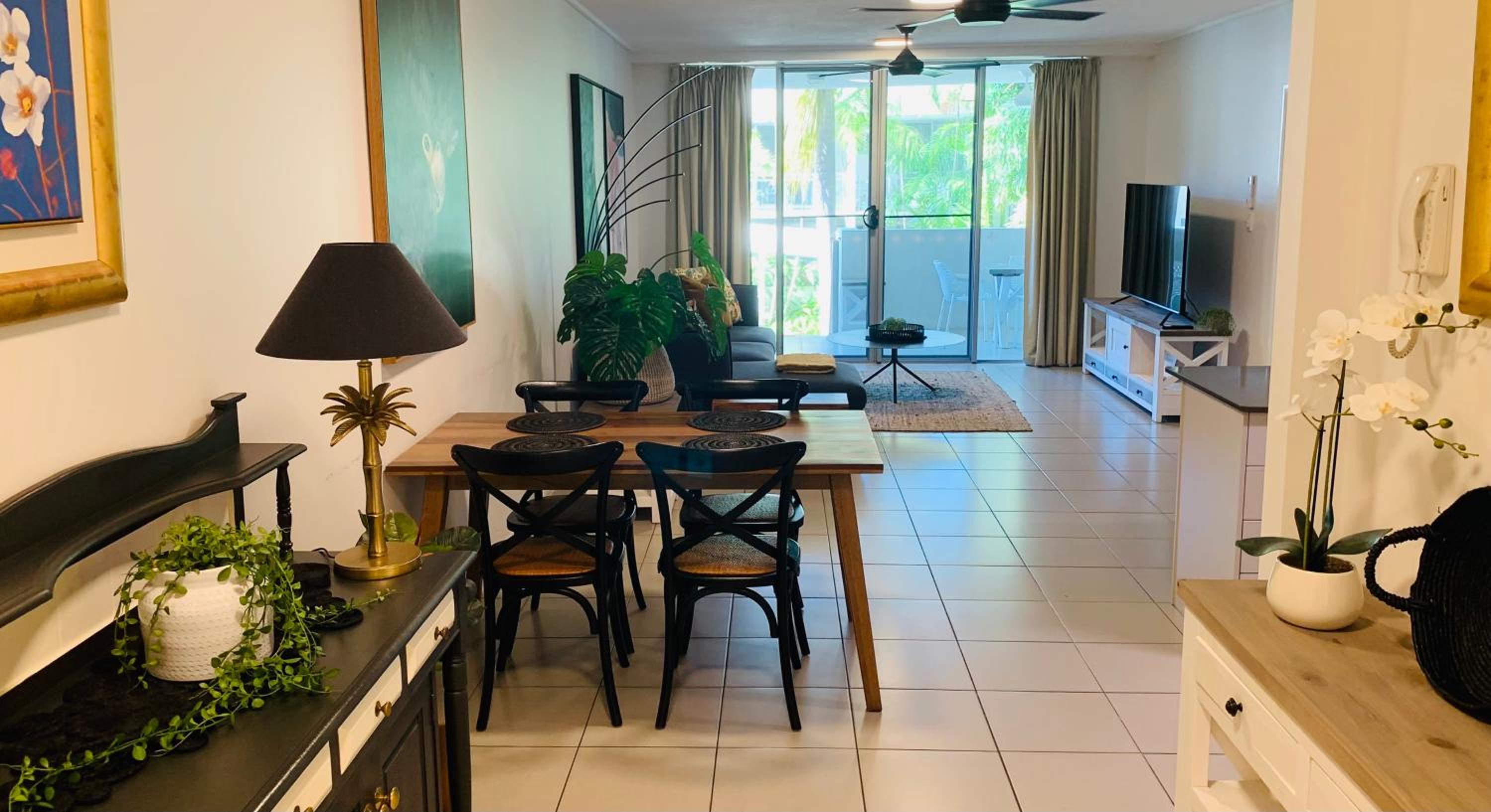 Three-Bedroom Apartment photo 2