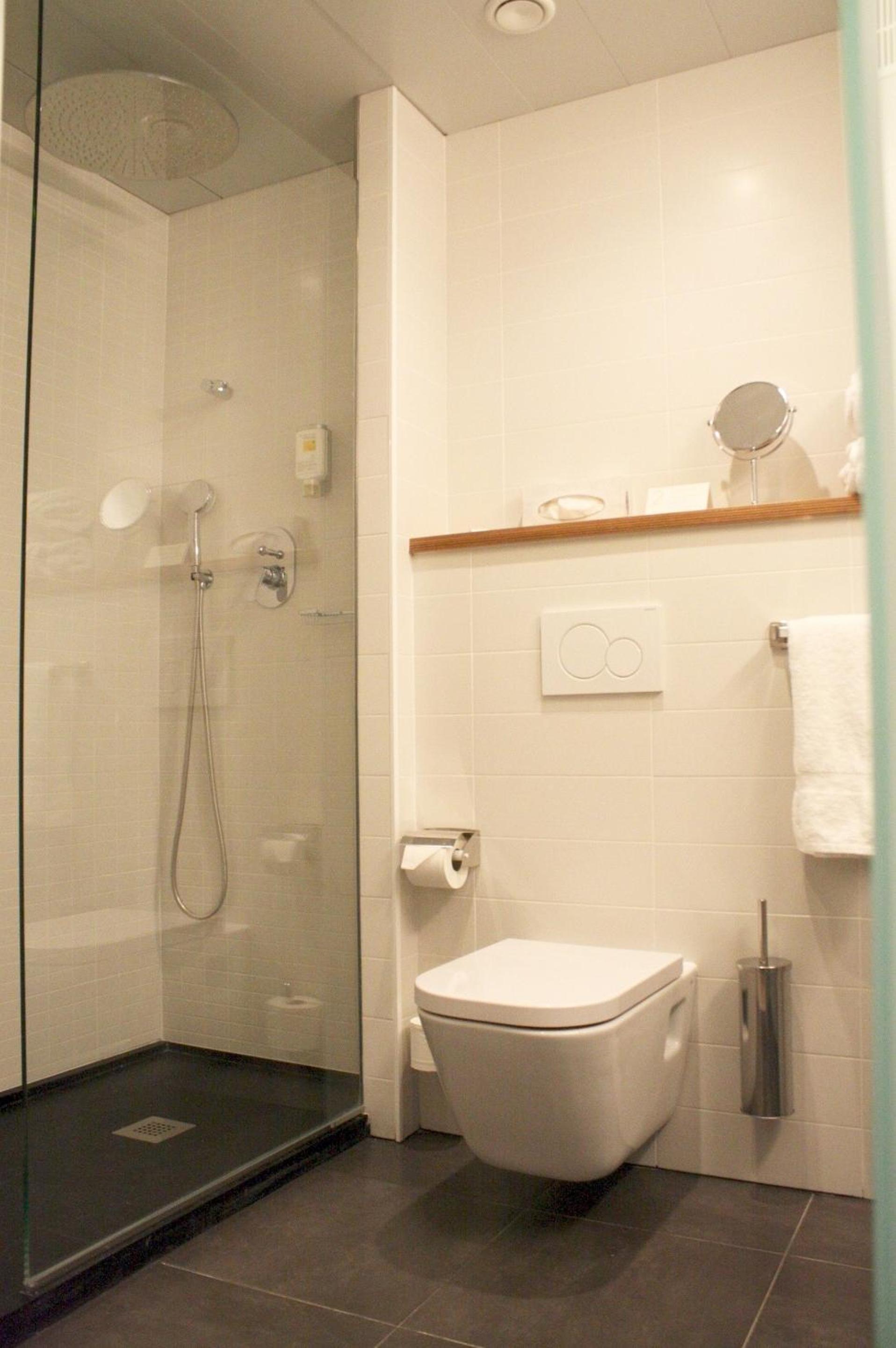 Standard Double or Twin Room - Photo 5