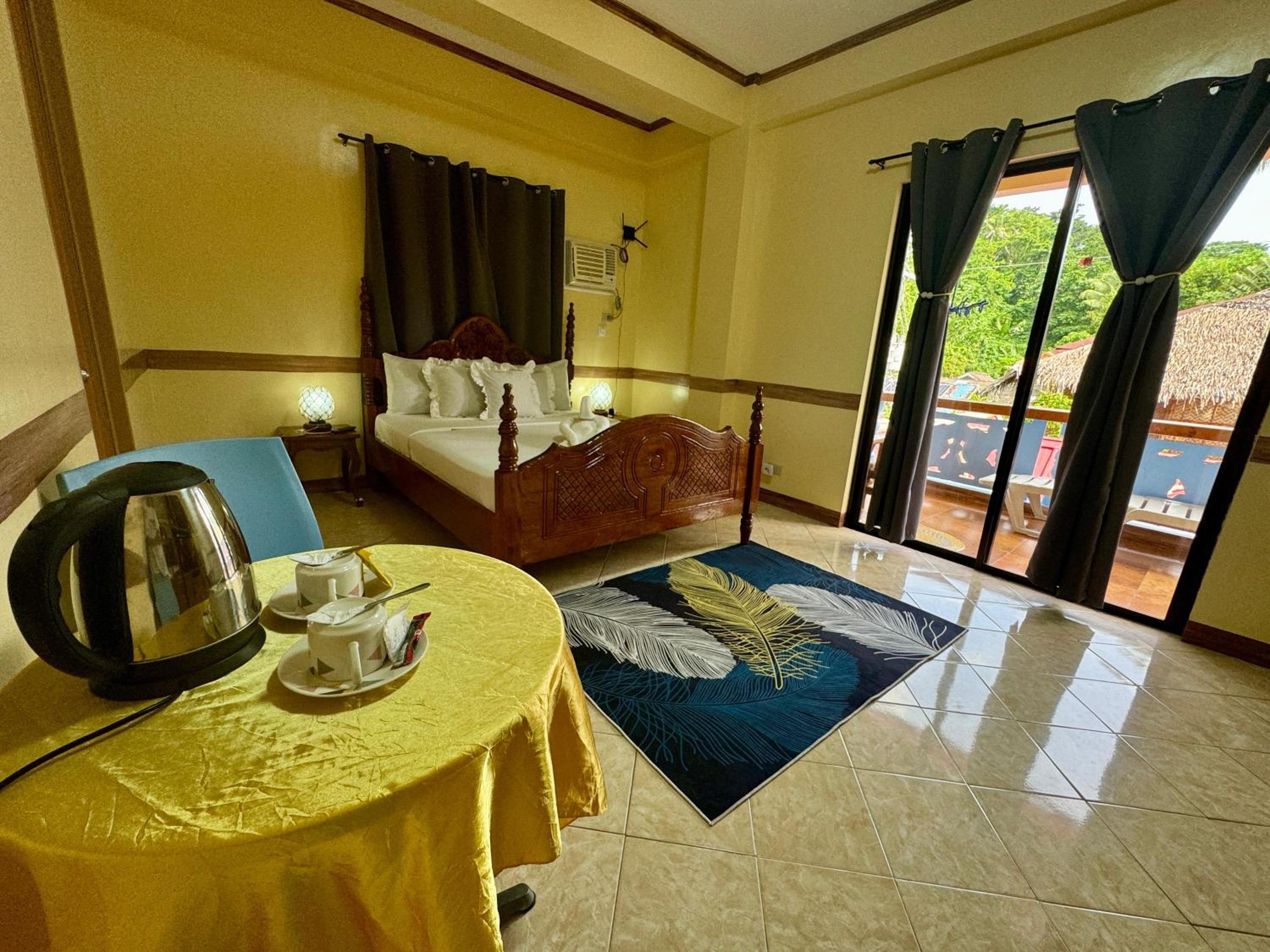Large Double Room - Photo 5