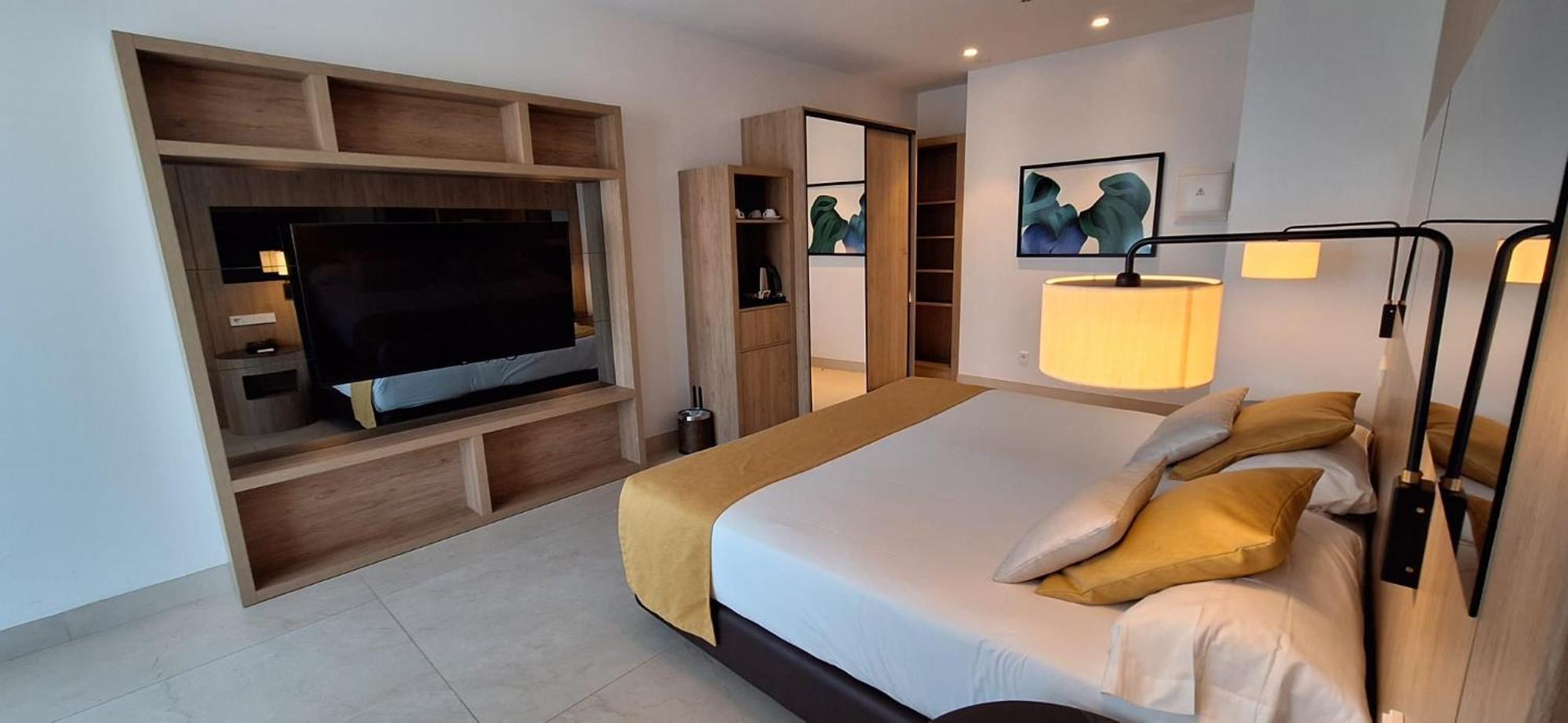 Deluxe Double Room with Terrace - Photo 4