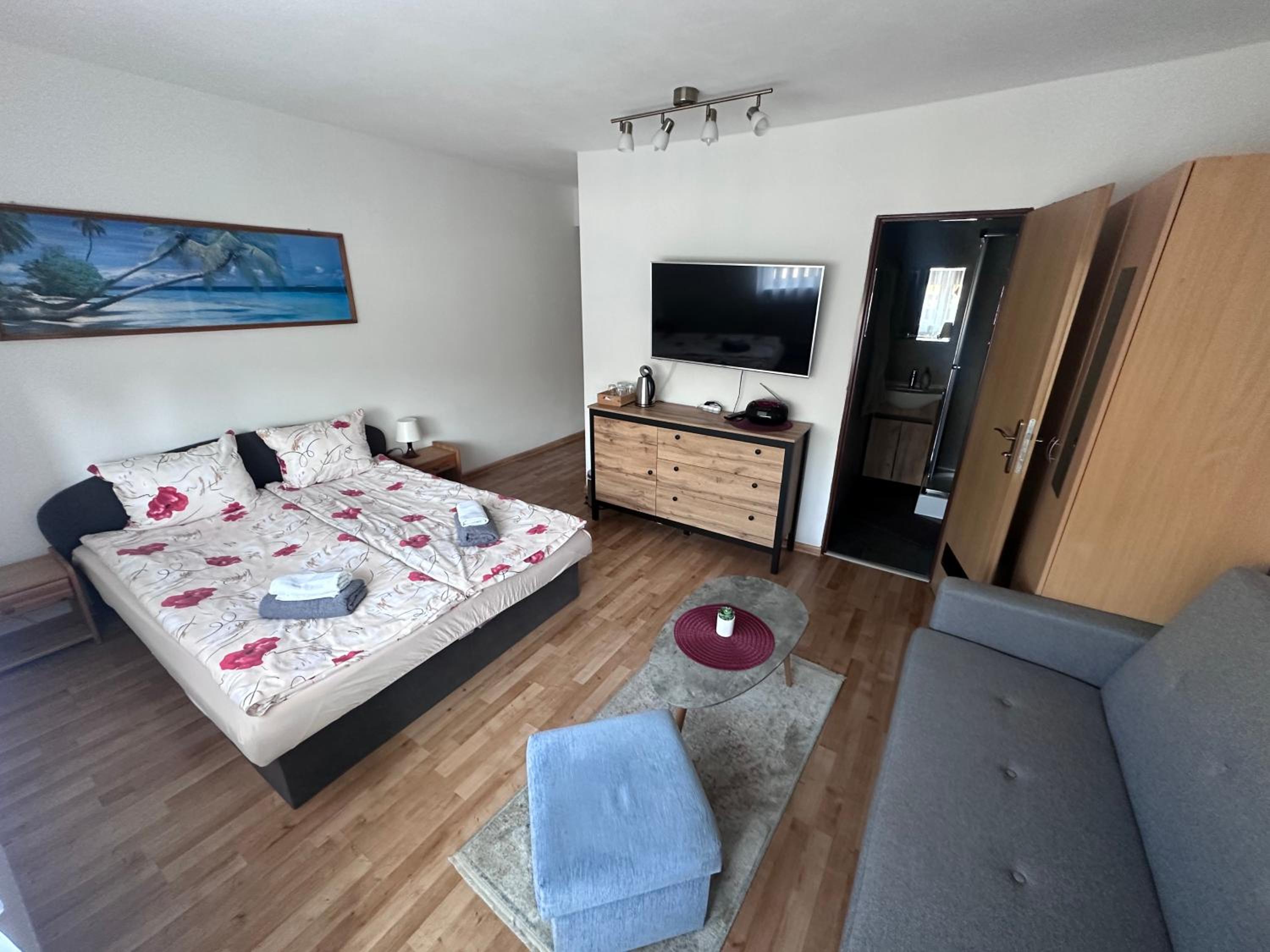 Double Room with Balcony - Photo 1
