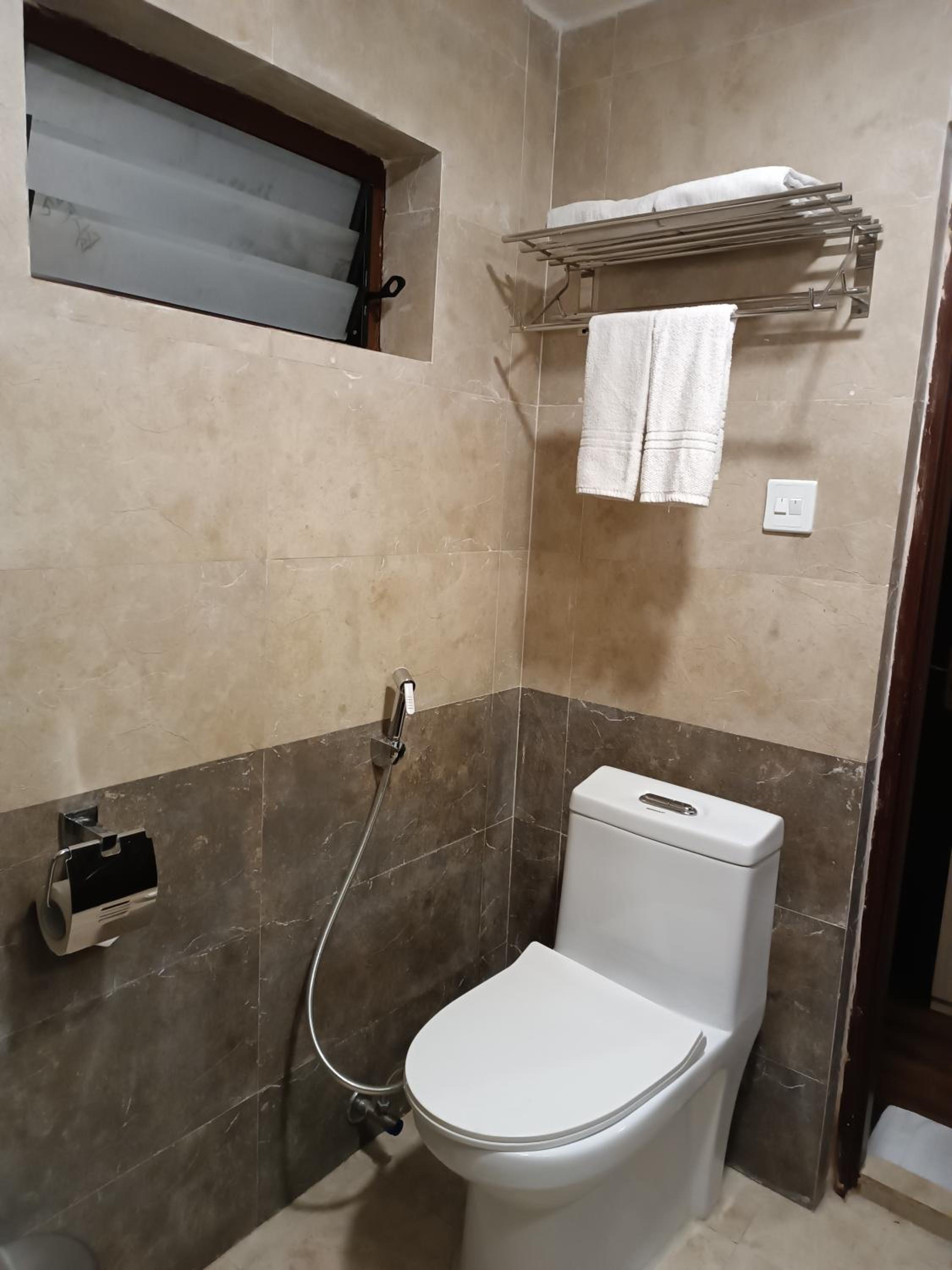 Deluxe Twin Room - Photo 16