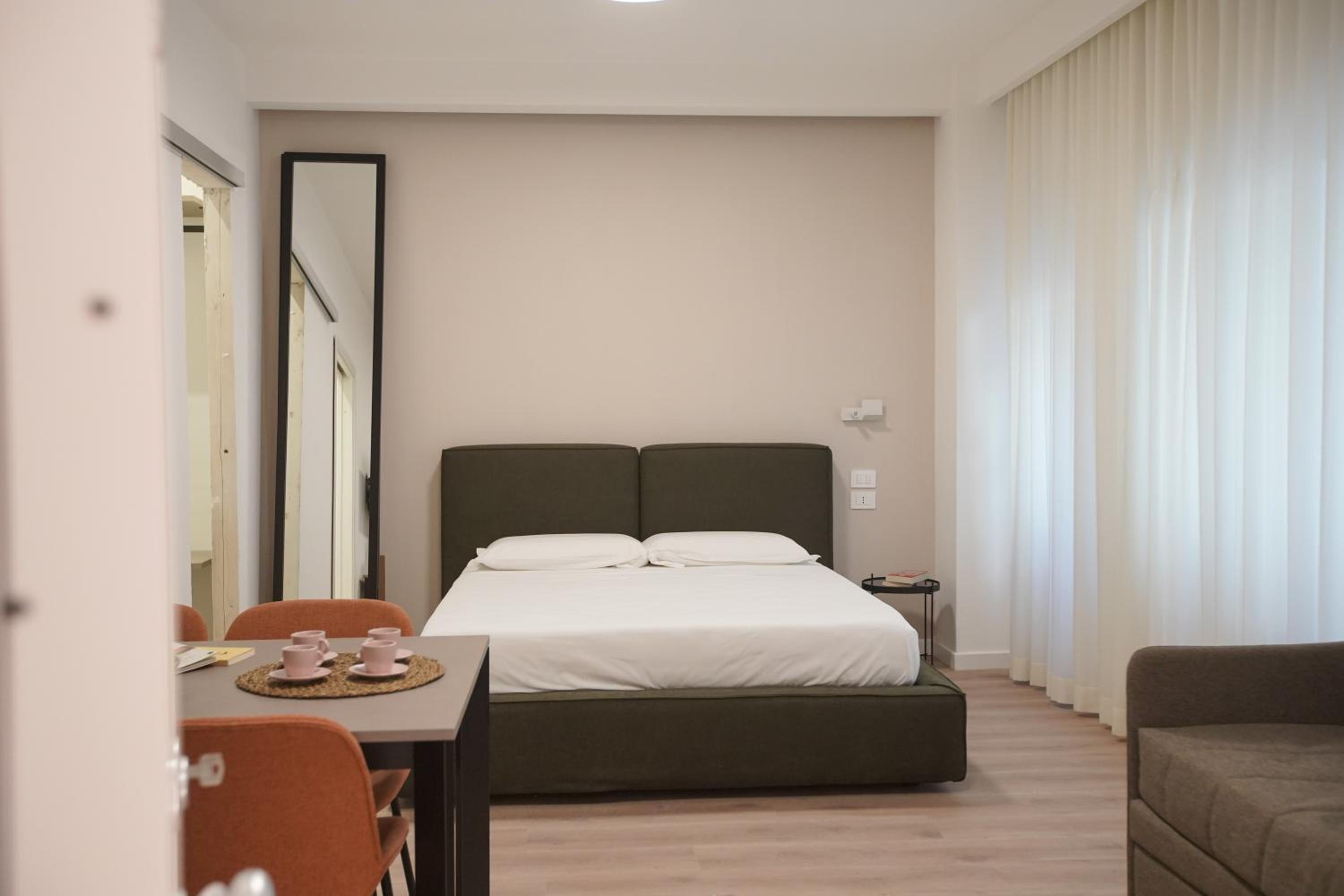 King Studio with Sofa Bed