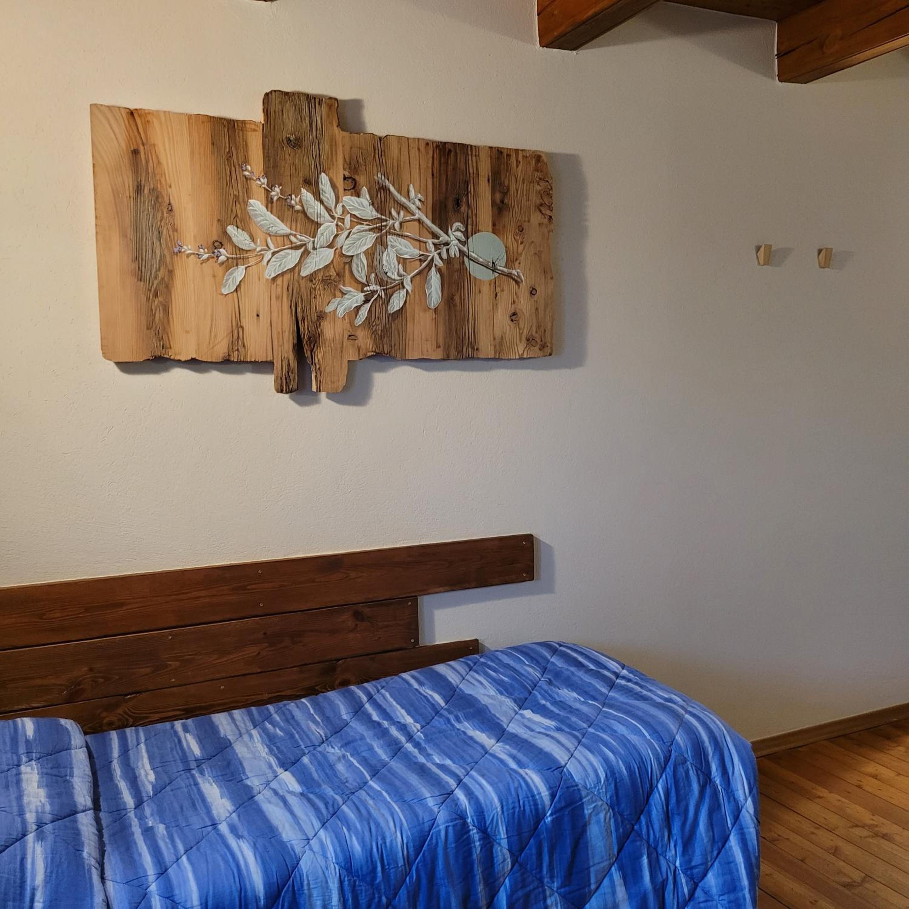 Family Room with Balcony photo 2