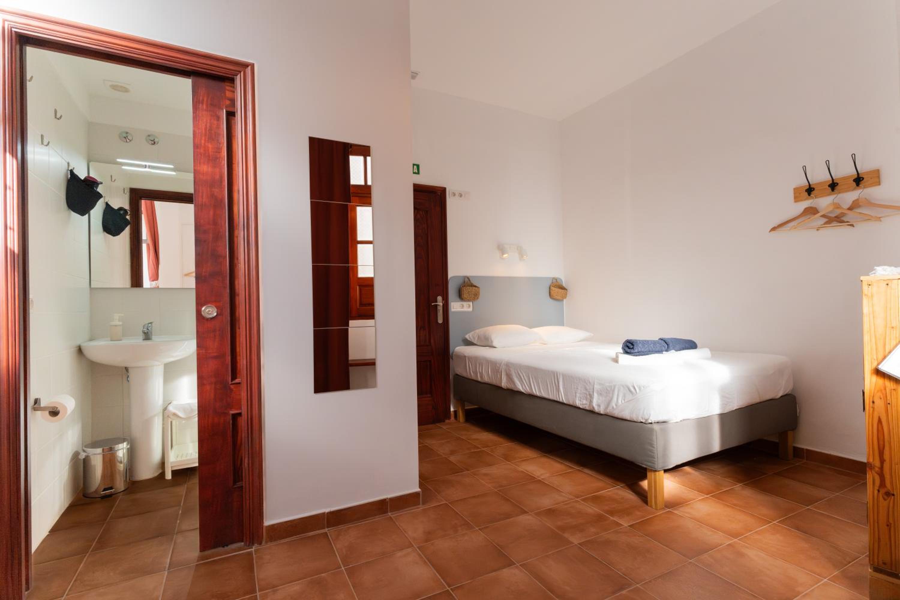 Double Room With Private Bathroom photo 2