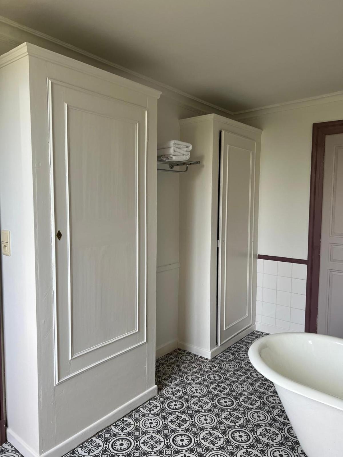 Deluxe Double Room with Balcony photo 2