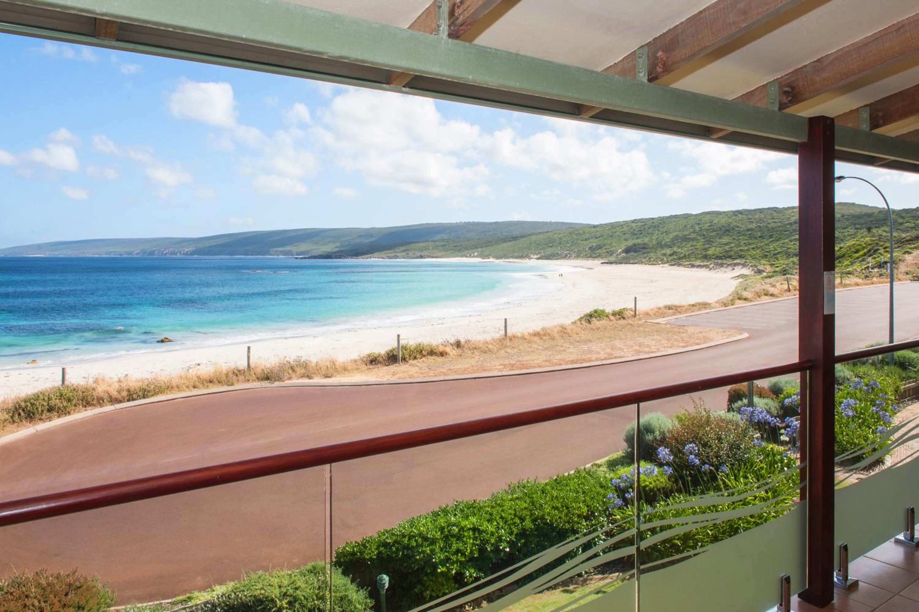 Apartment with Sea View photo 2