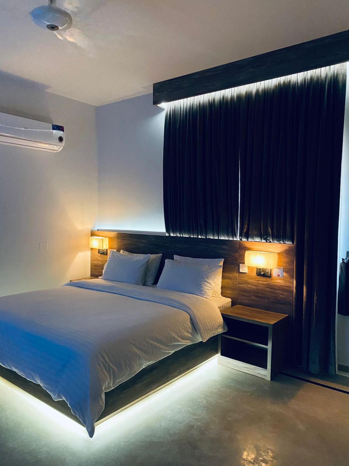 Deluxe Double Room (2 Adults + 1 Child) photo 3
