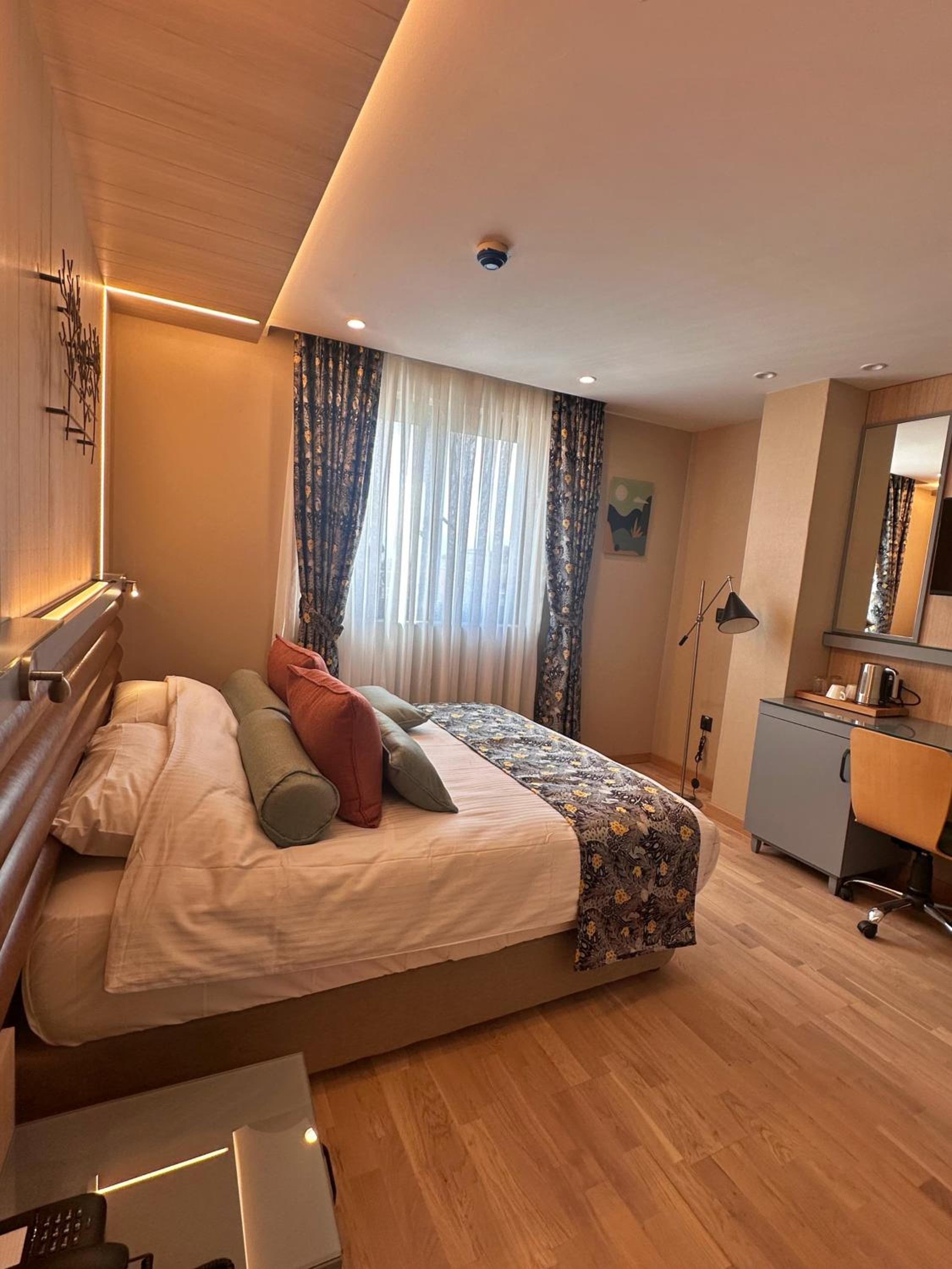 Special Offer - Double or Twin Room with One Way Airport Transfer photo 2