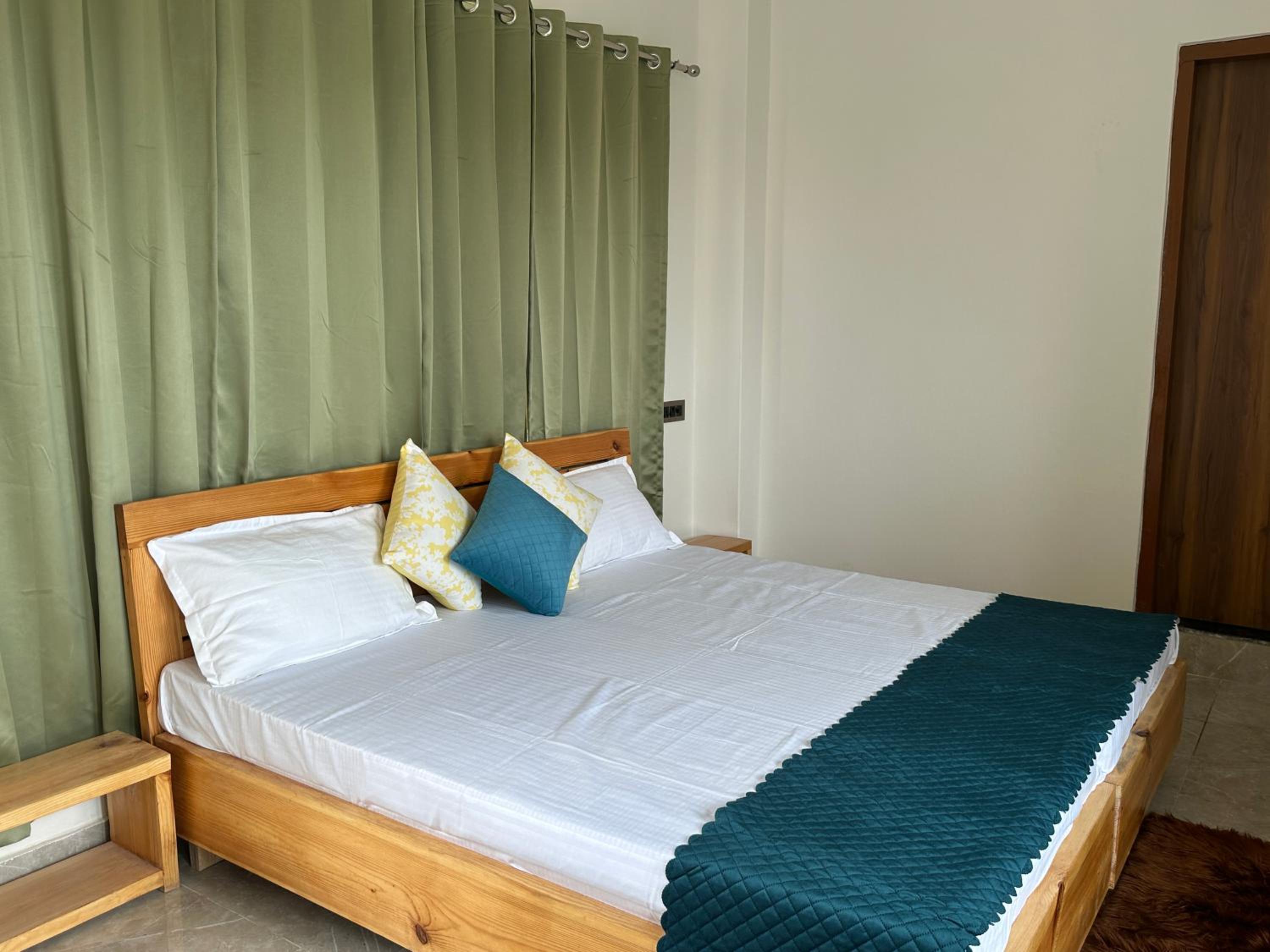 Deluxe Double Room With Balcony photo 3